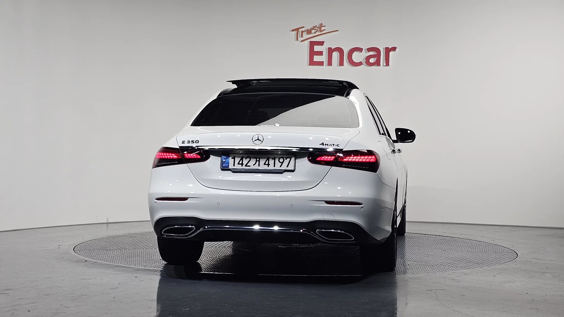 Mercedes-Benz E-Class E350 4MATIC AMG Line, 2021 г. 39944 км. — фото 4