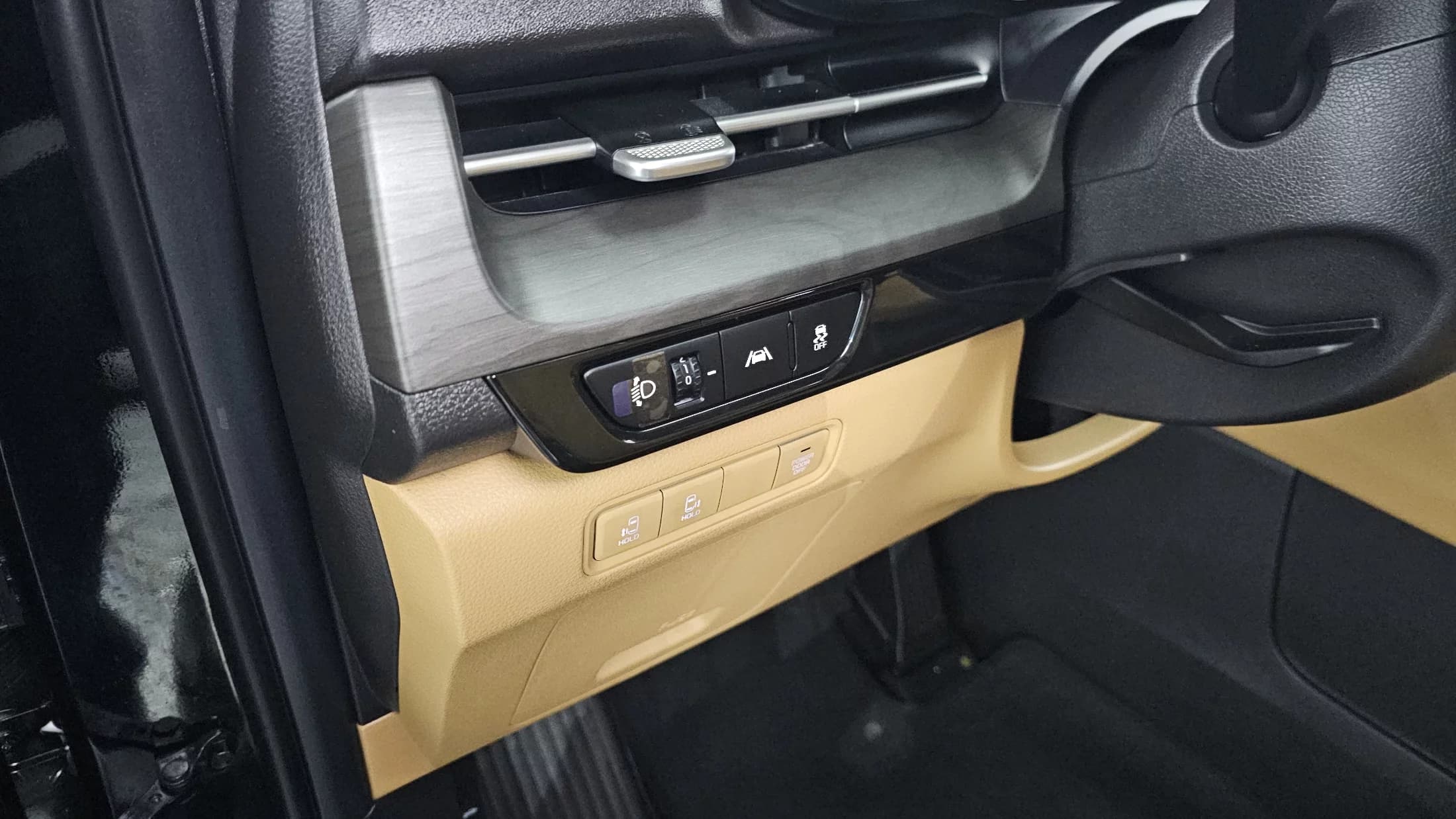 Kia Carnival 9-Seater Prestige, 2021 г. 120608 км. — фото 16