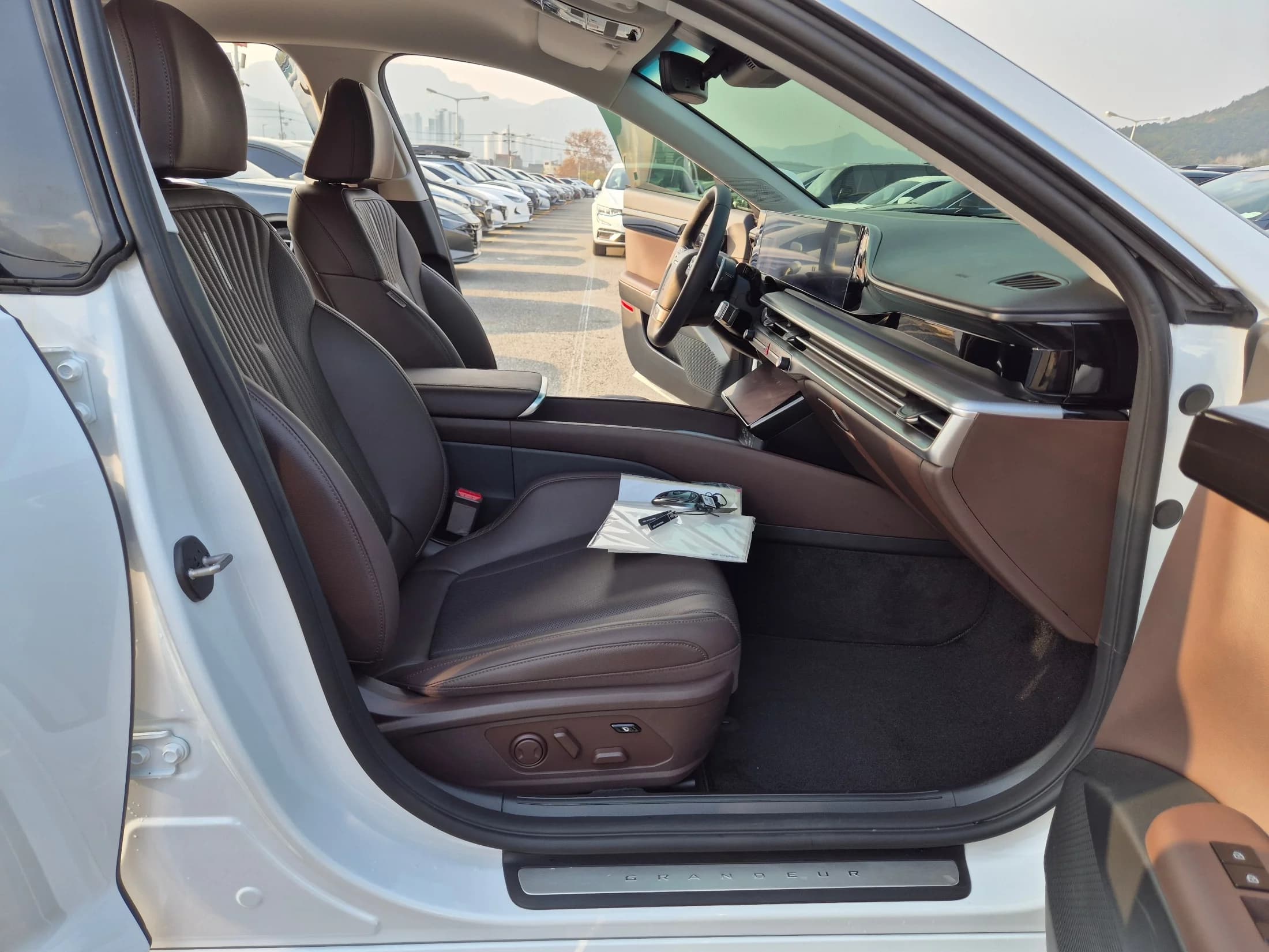 Hyundai Grandeur 2,5 Gasoline 2WD Exclusive, 2024 г. 9560 км. — фото 8