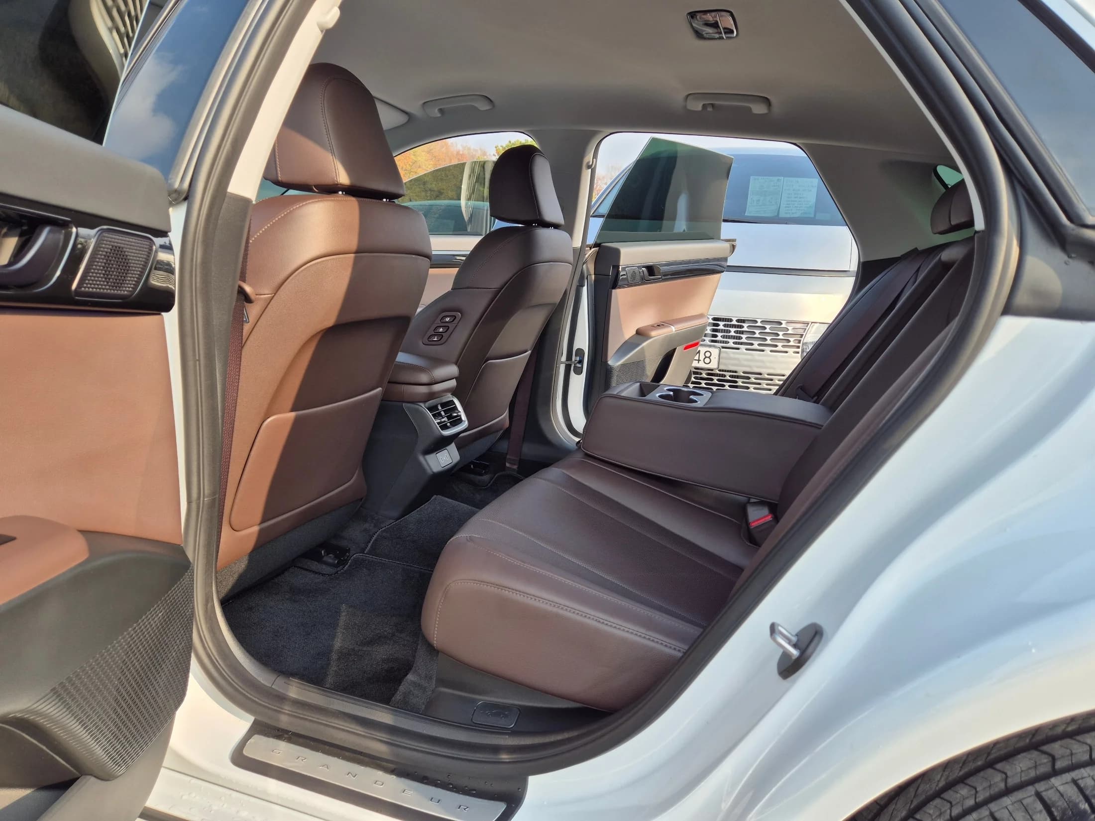 Hyundai Grandeur 2,5 Gasoline 2WD Exclusive, 2024 г. 9560 км. — фото 9