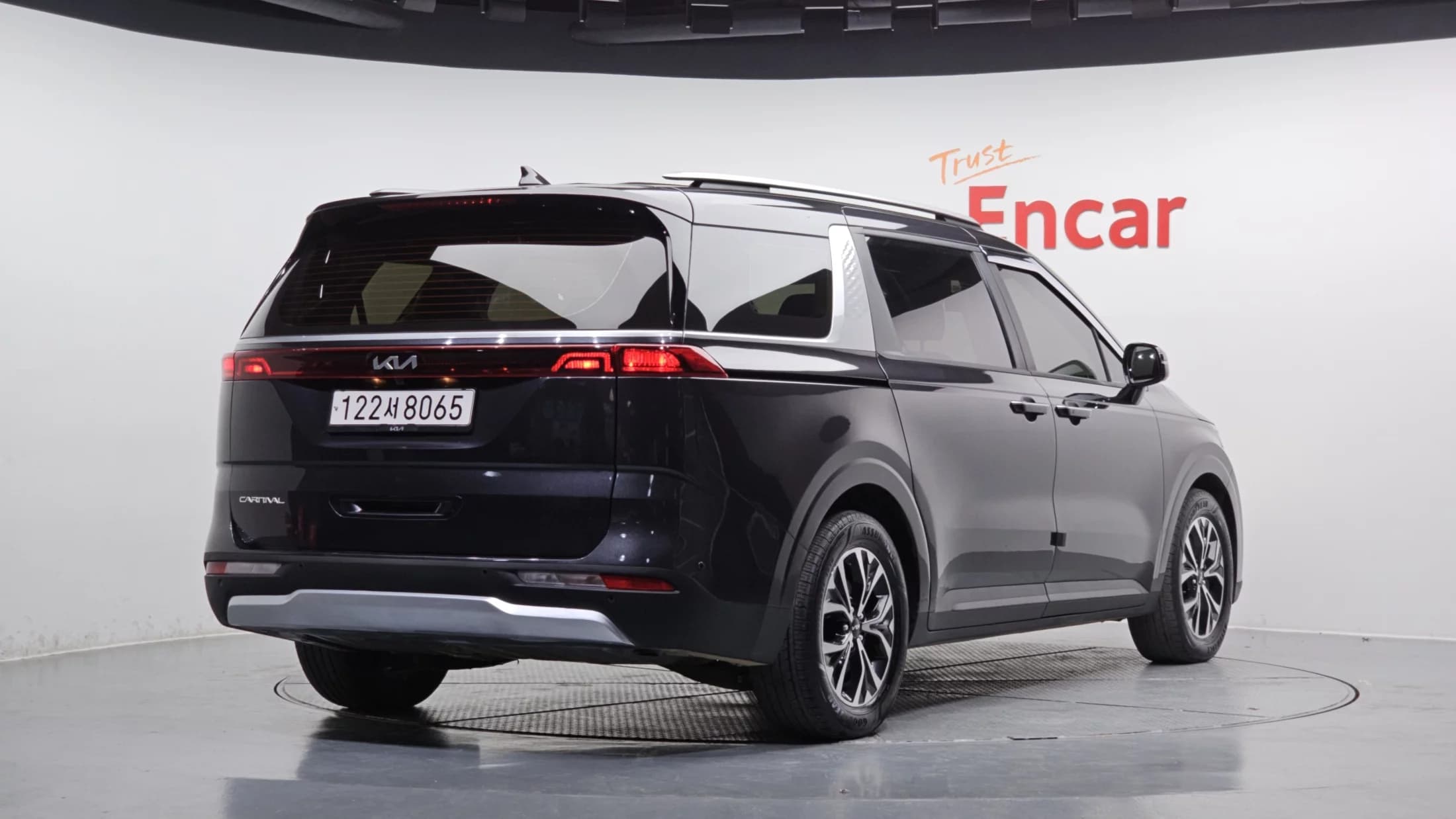 Kia Carnival 9-Seater Prestige, 2022 г. 62946 км. — фото 2