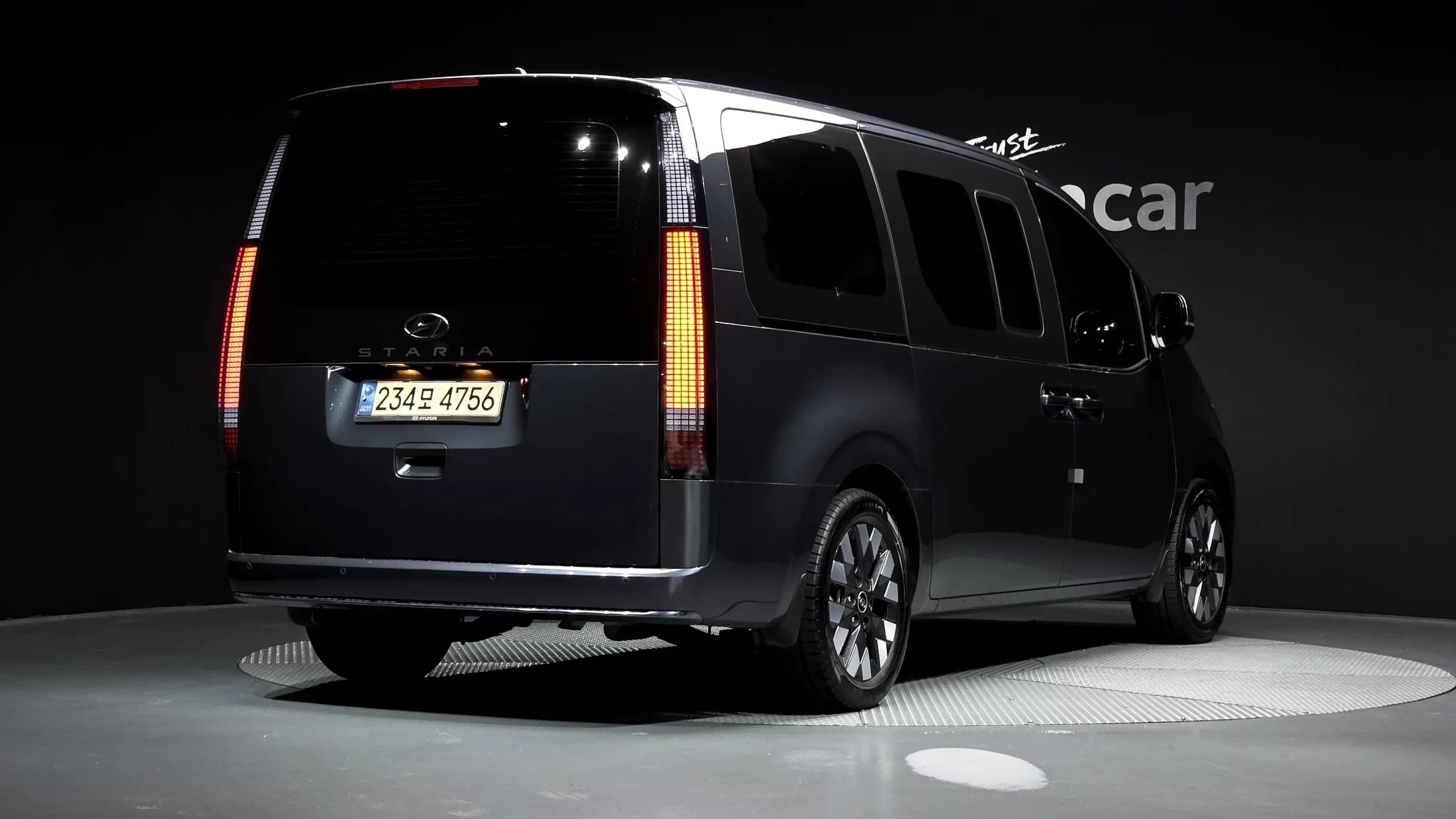 Hyundai Staria Lounge 9-Seater Inspiration, 2023 г. 62546 км. — фото 2