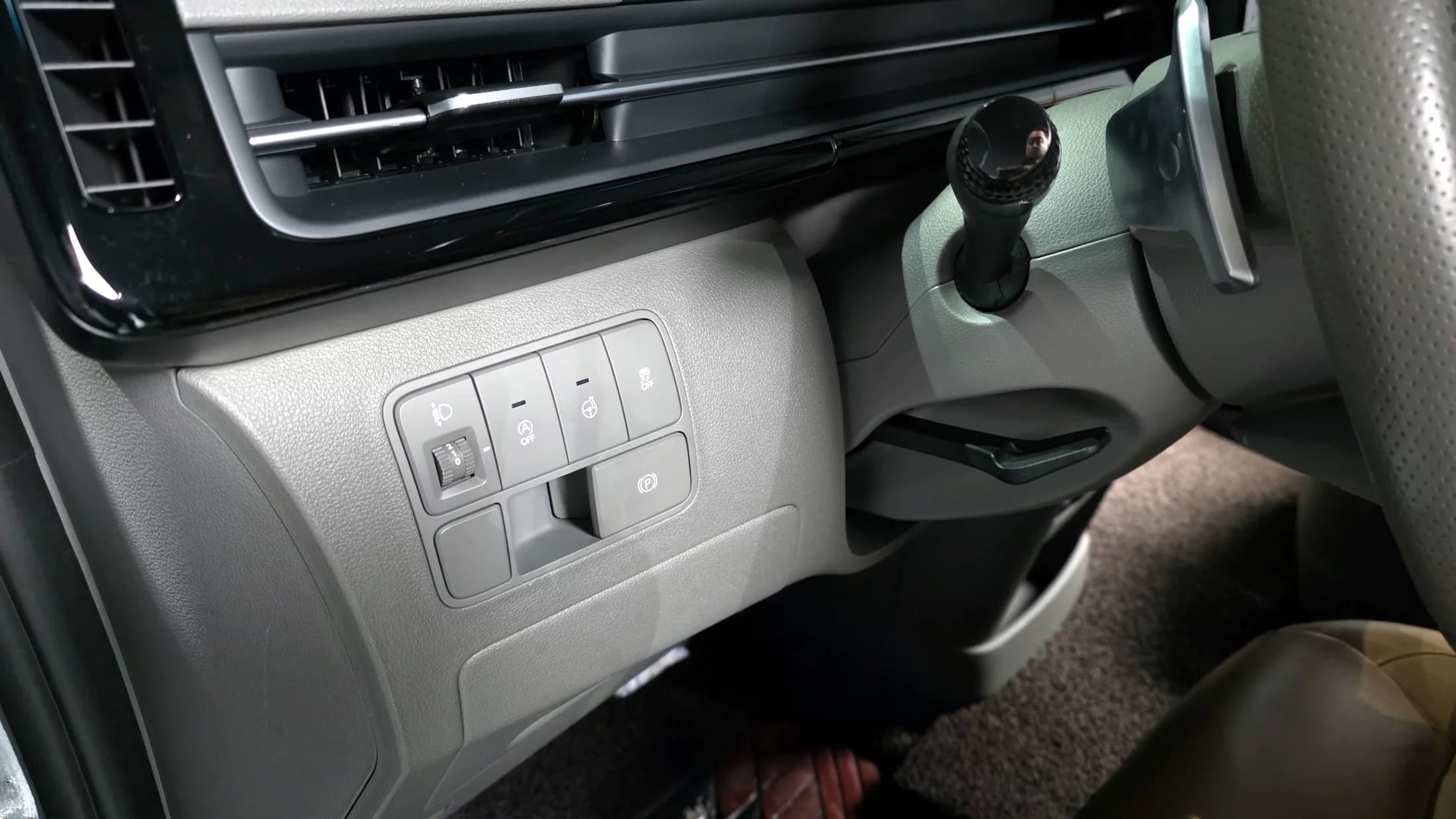 Hyundai Staria Lounge 9-Seater Inspiration, 2023 г. 62546 км. — фото 14