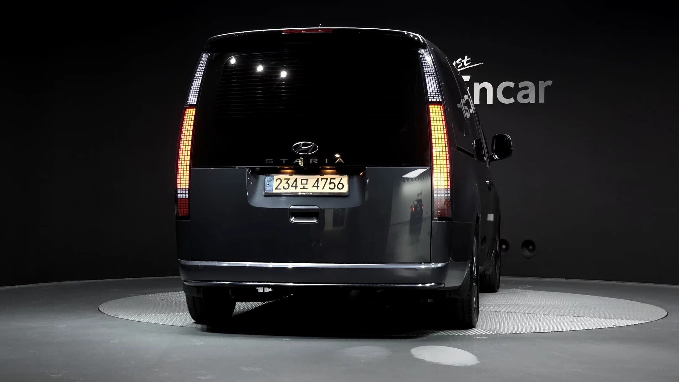 Hyundai Staria Lounge 9-Seater Inspiration, 2023 г. 62546 км. — фото 4