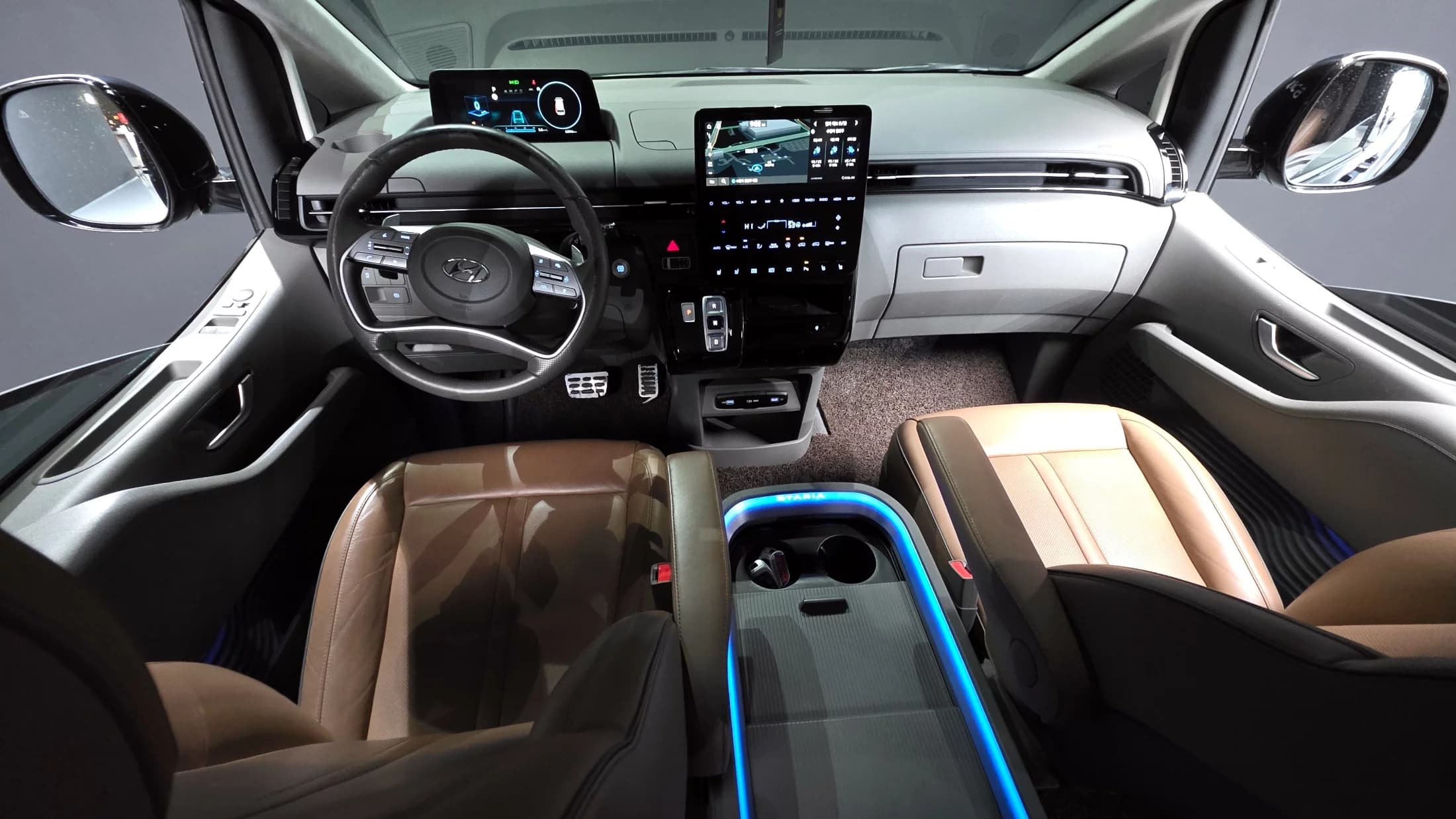 Hyundai Staria Lounge 9-Seater Inspiration, 2023 г. 62546 км. — фото 7