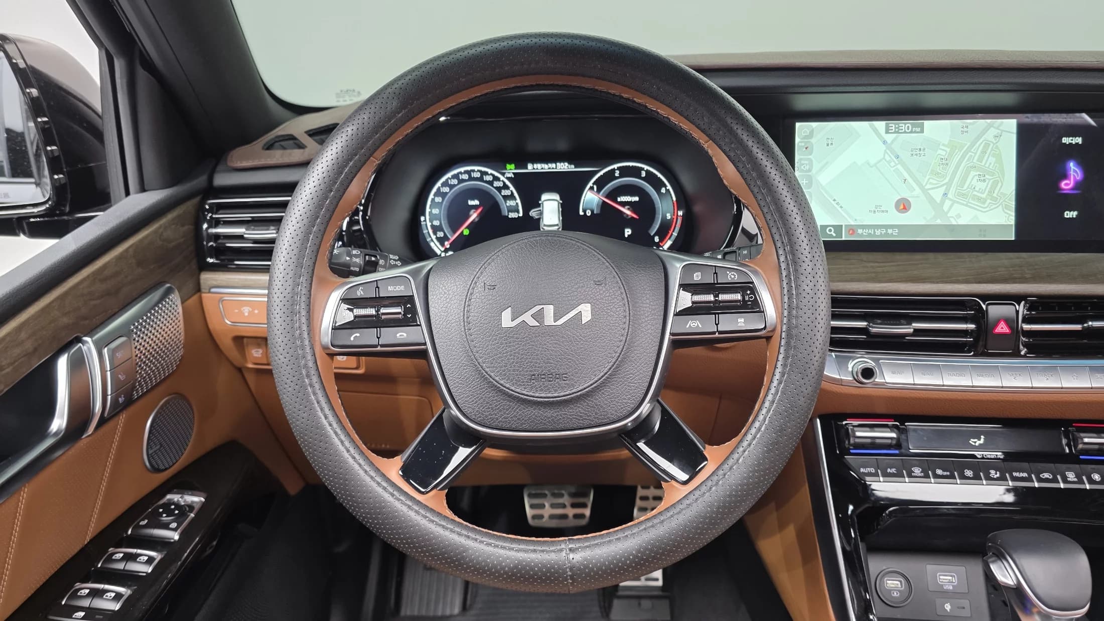 Kia Mohave Diesel 3.0 4WD 7-Seater Masters, 2022 г. 58621 км. — фото 13