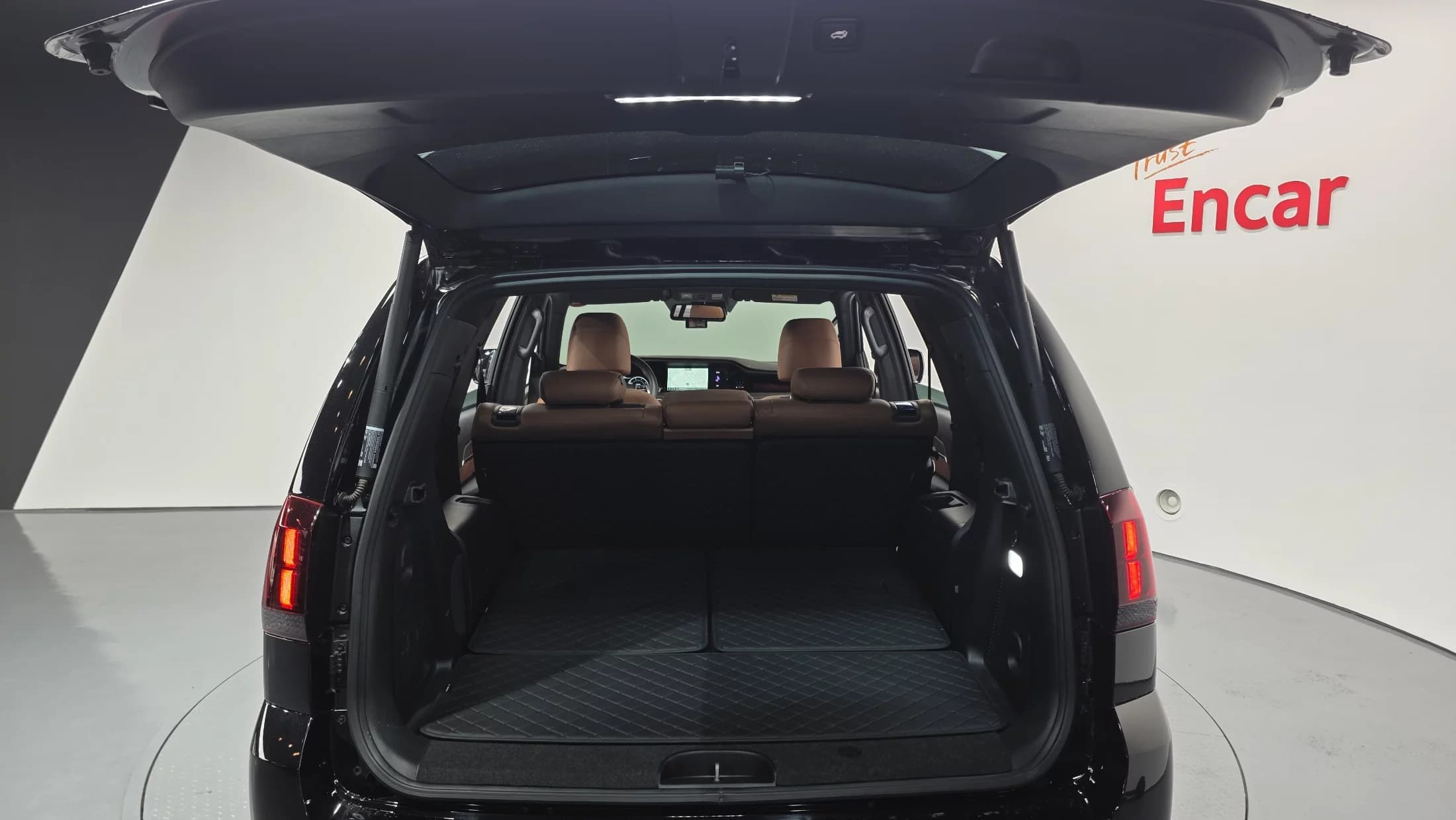 Kia Mohave Diesel 3.0 4WD 7-Seater Masters, 2022 г. 58621 км. — фото 20