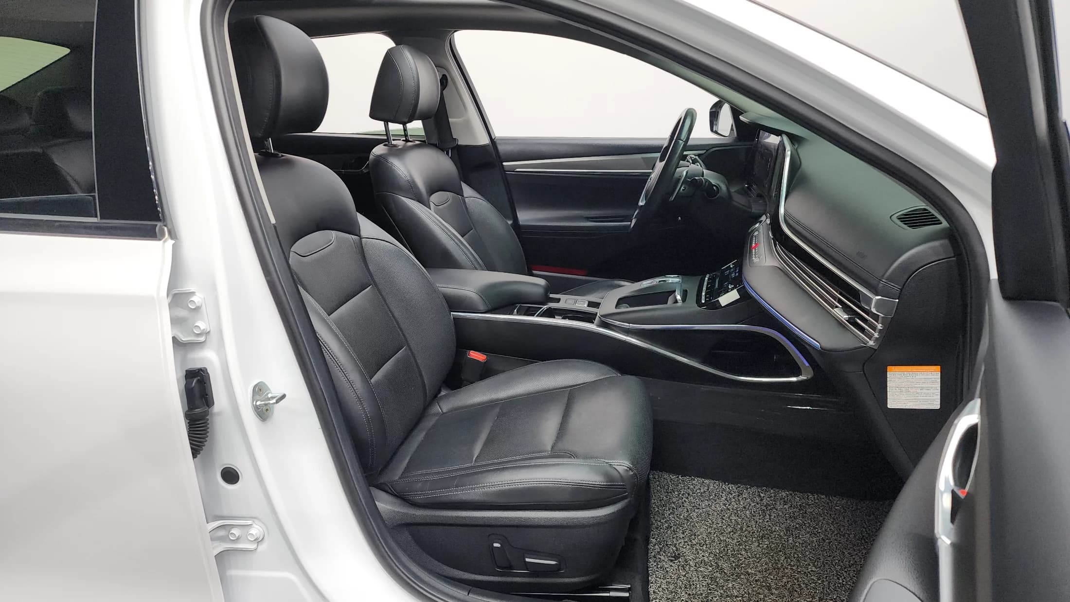Hyundai Grandeur Le Blanc, гибрид, 2021 г. 82635 км. — фото 11