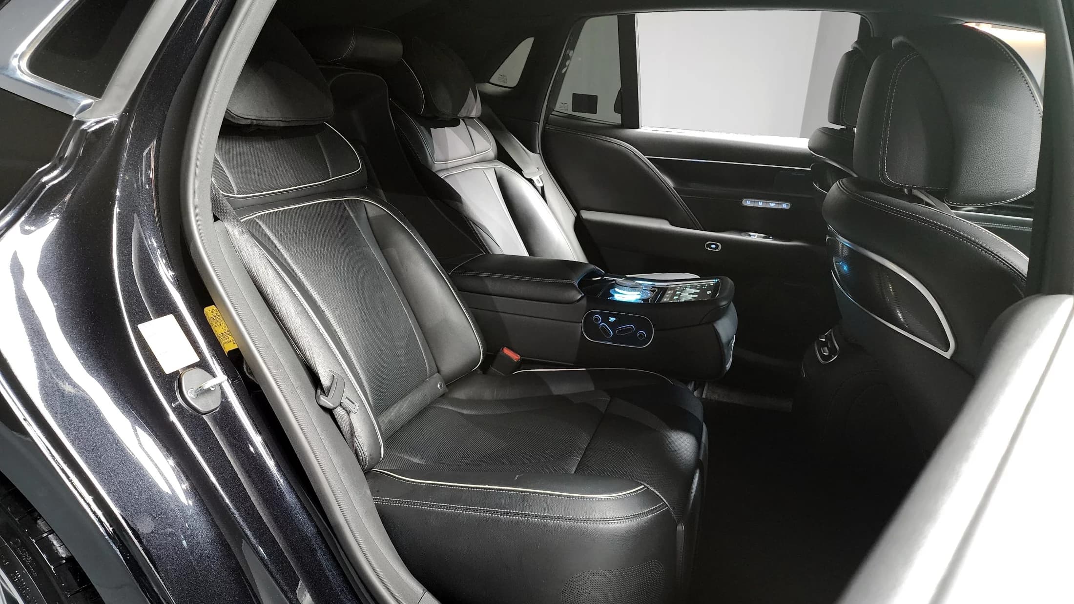Genesis G90 Gasoline 3.5 Turbo AWD, 2022 г. 48097 км. — фото 12