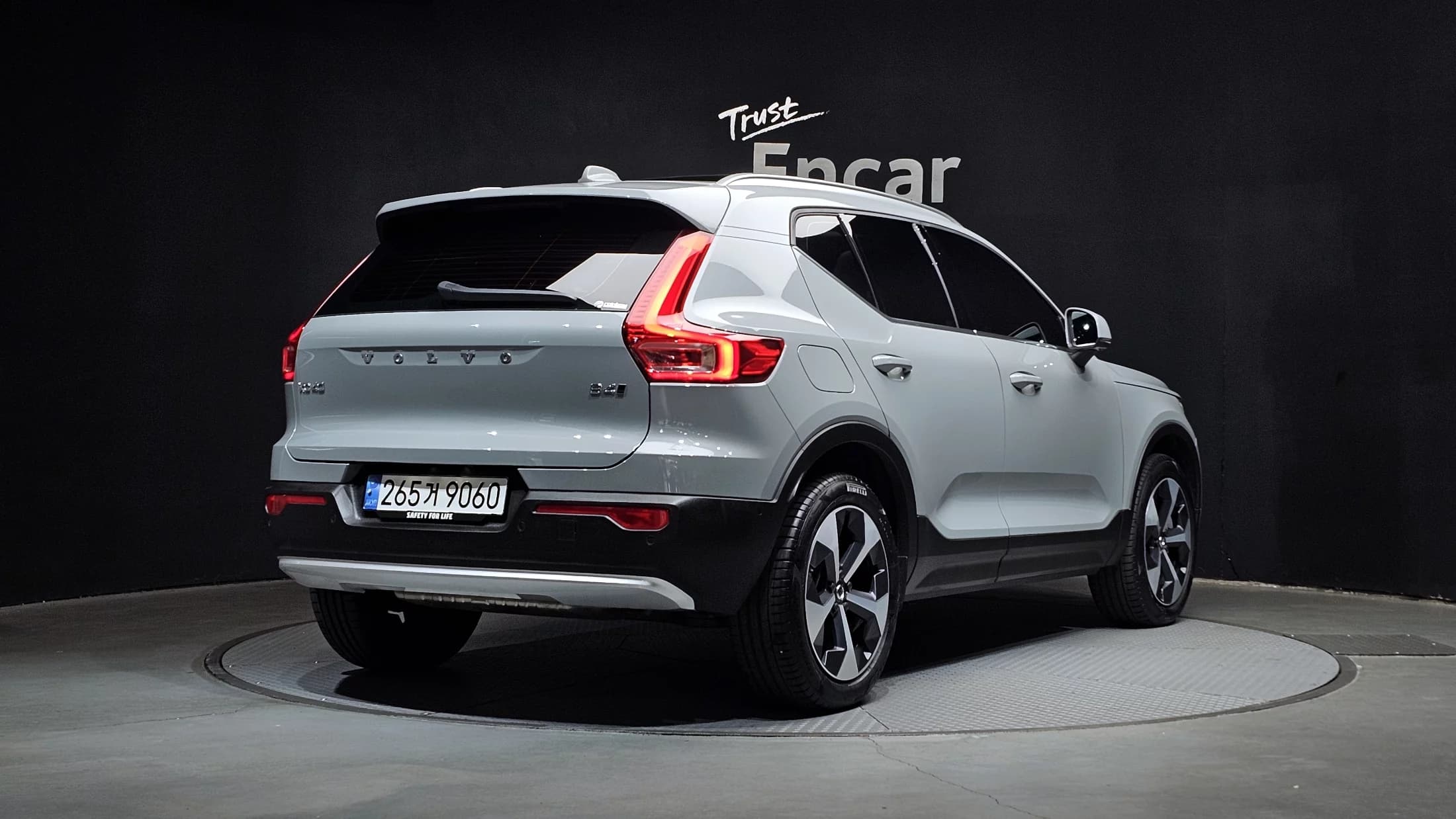 Volvo XC40 B4 Ultra Bright, 2024 г. 9824 км. — фото 2