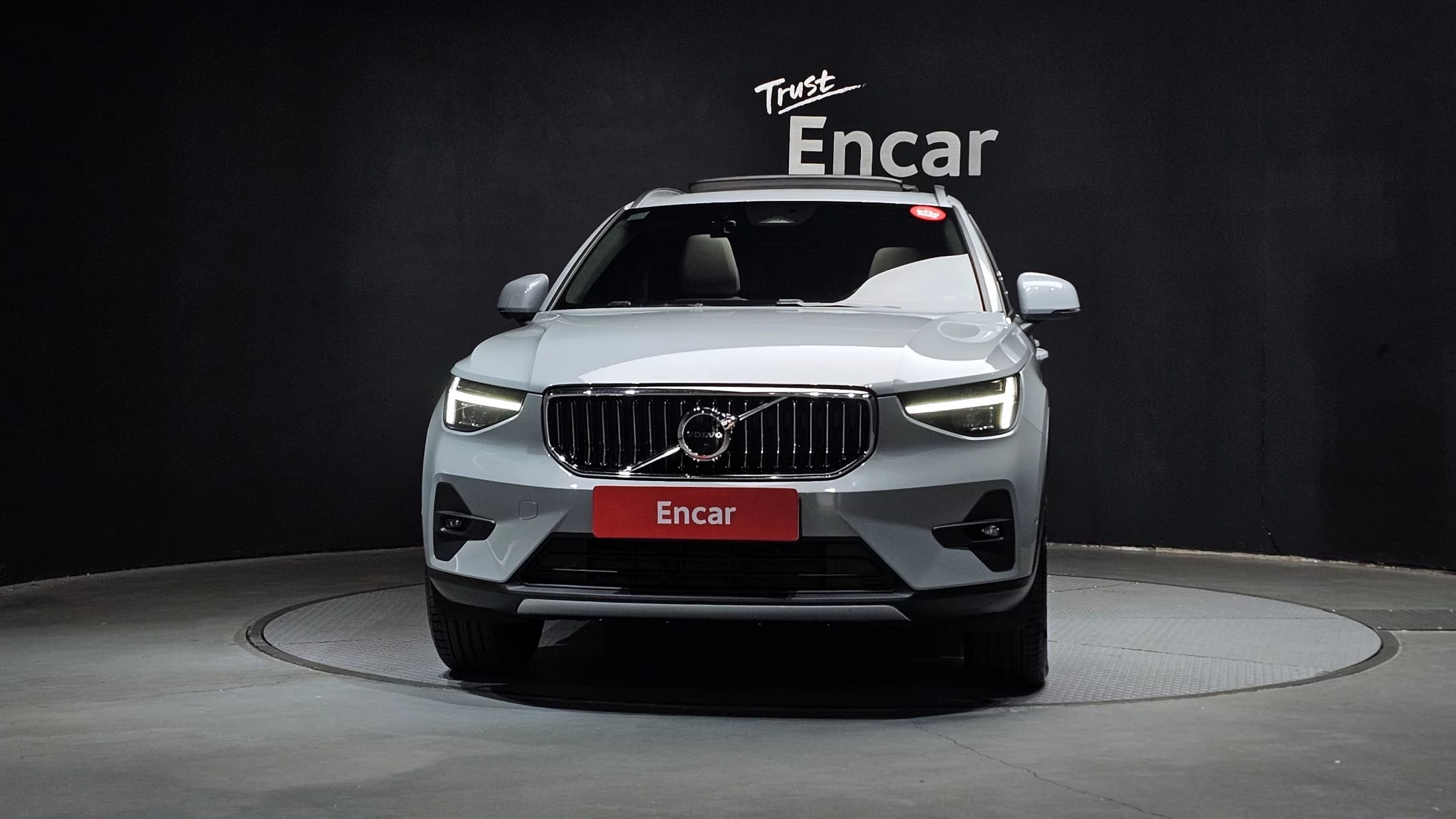 Volvo XC40 B4 Ultra Bright, 2024 г. 9824 км. — фото 3