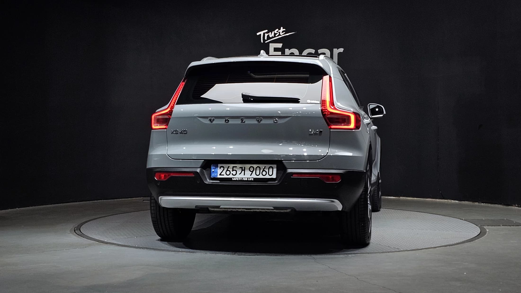 Volvo XC40 B4 Ultra Bright, 2024 г. 9824 км. — фото 4