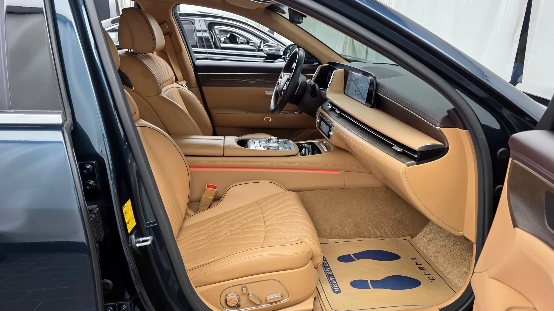 Genesis G90 Gasoline 3.5 Turbo AWD, 2022 г. 45895 км. — фото 11