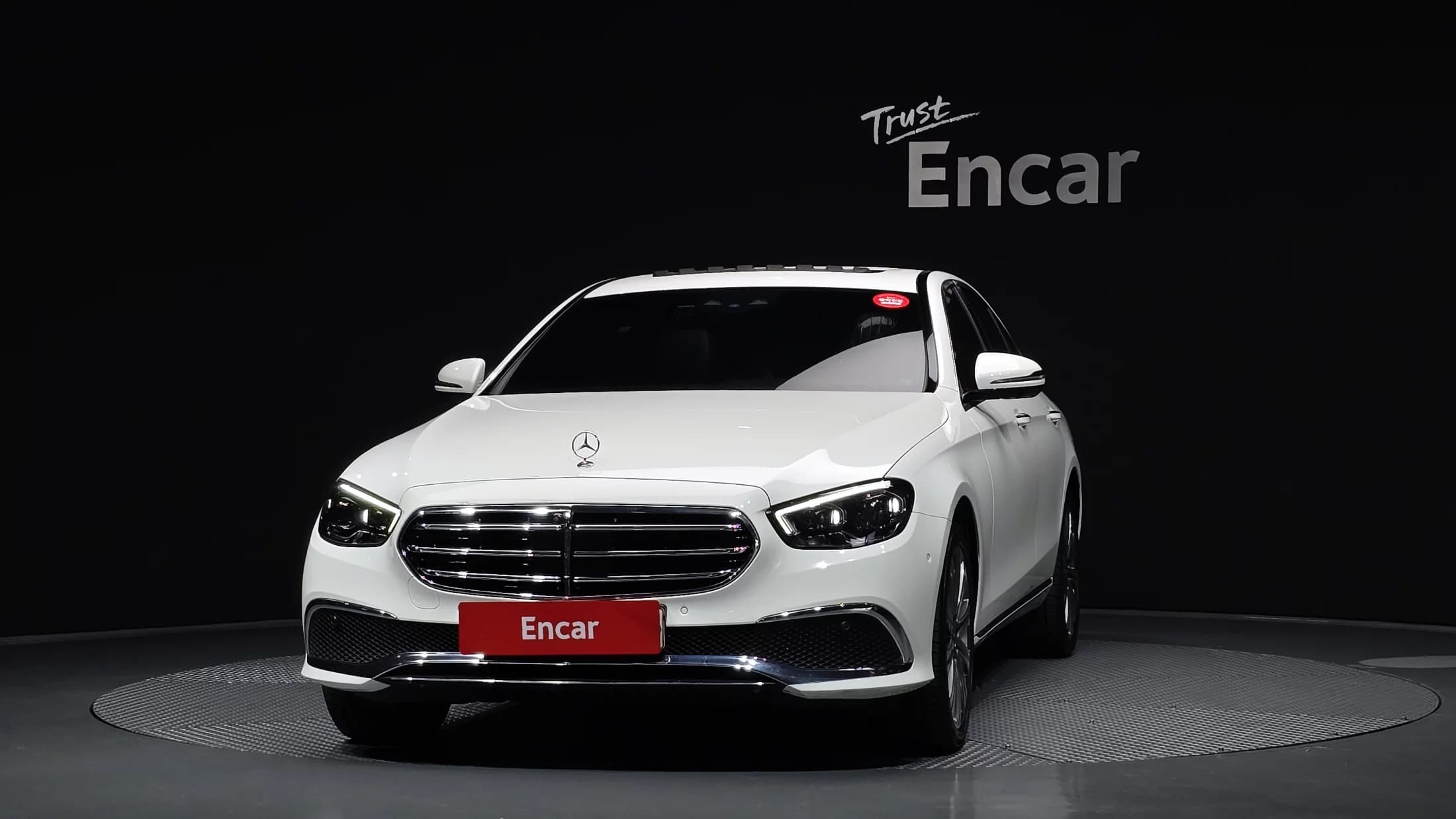 Mercedes-Benz E-Class E350 4MATIC Exclusive, 2022 г. 42568 км. — фото 3