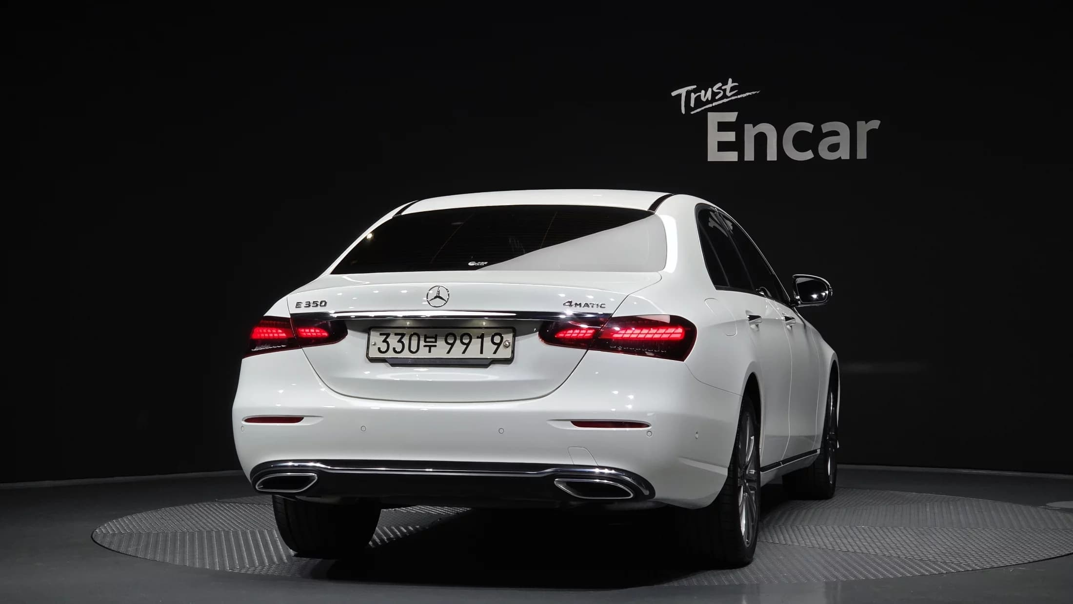 Mercedes-Benz E-Class E350 4MATIC Exclusive, 2022 г. 42568 км. — фото 4