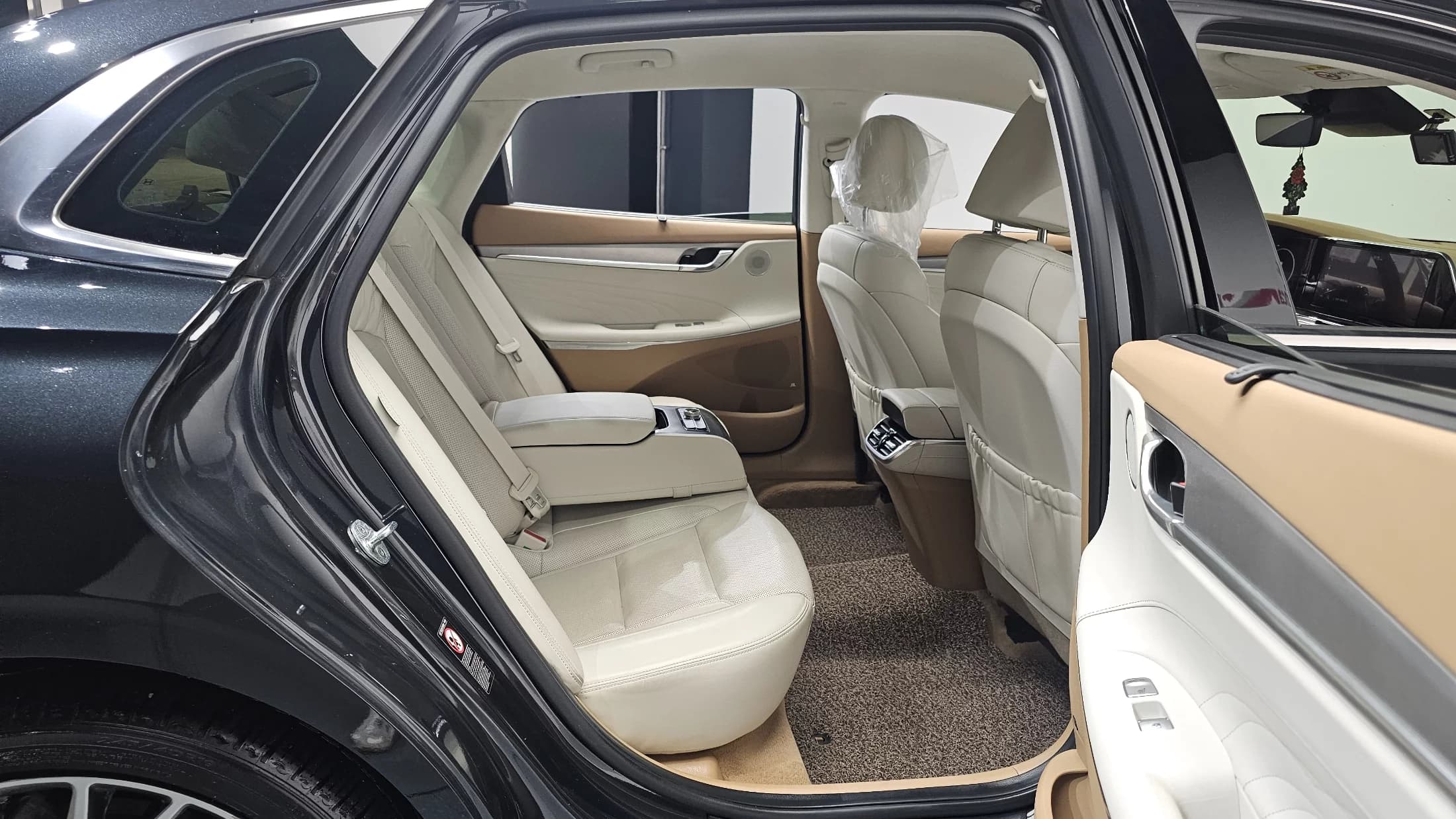 Hyundai Grandeur 2.5 Calligraphy, 2021 г. 42979 км. — фото 12