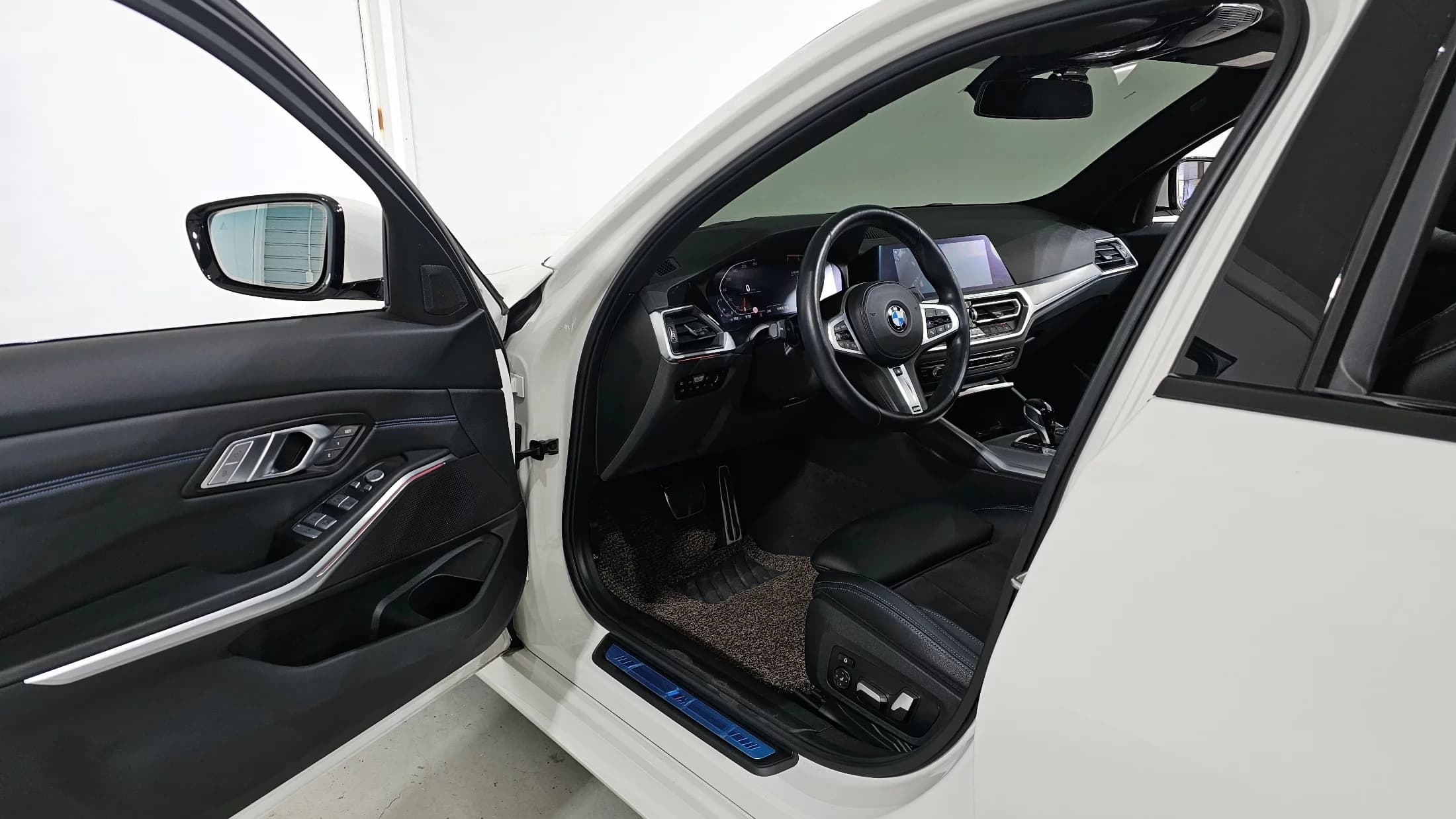 BMW 3-Series 320i M Sport, 2021 г. 34695 км. — фото 11