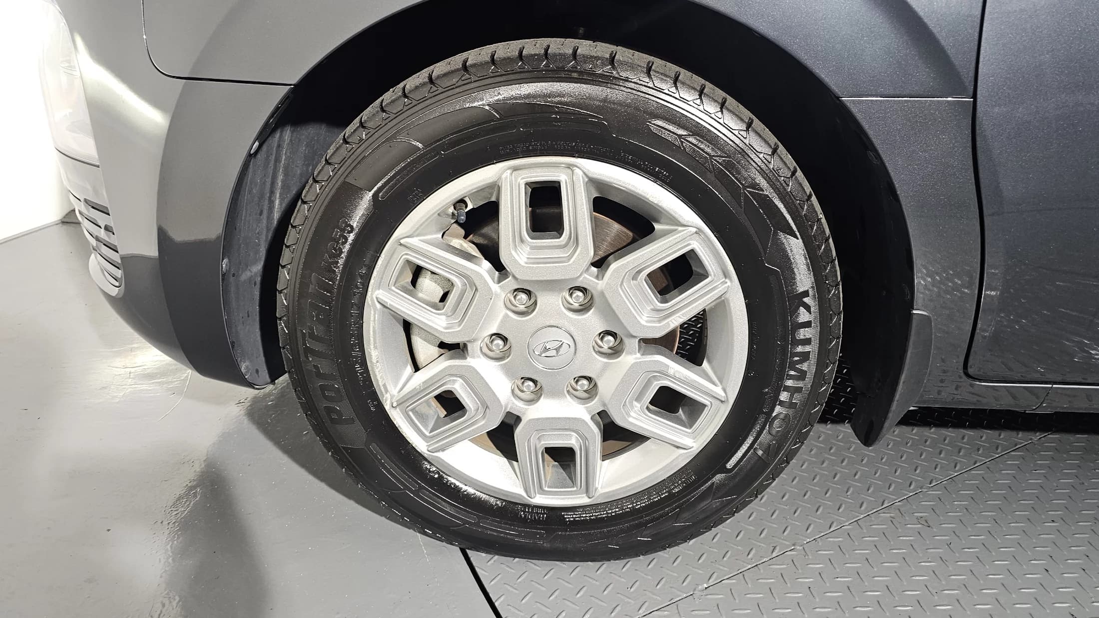 Hyundai Staria L3.5 Cargo 5-Seater Modern, 2021 г. 62266 км. — фото 4