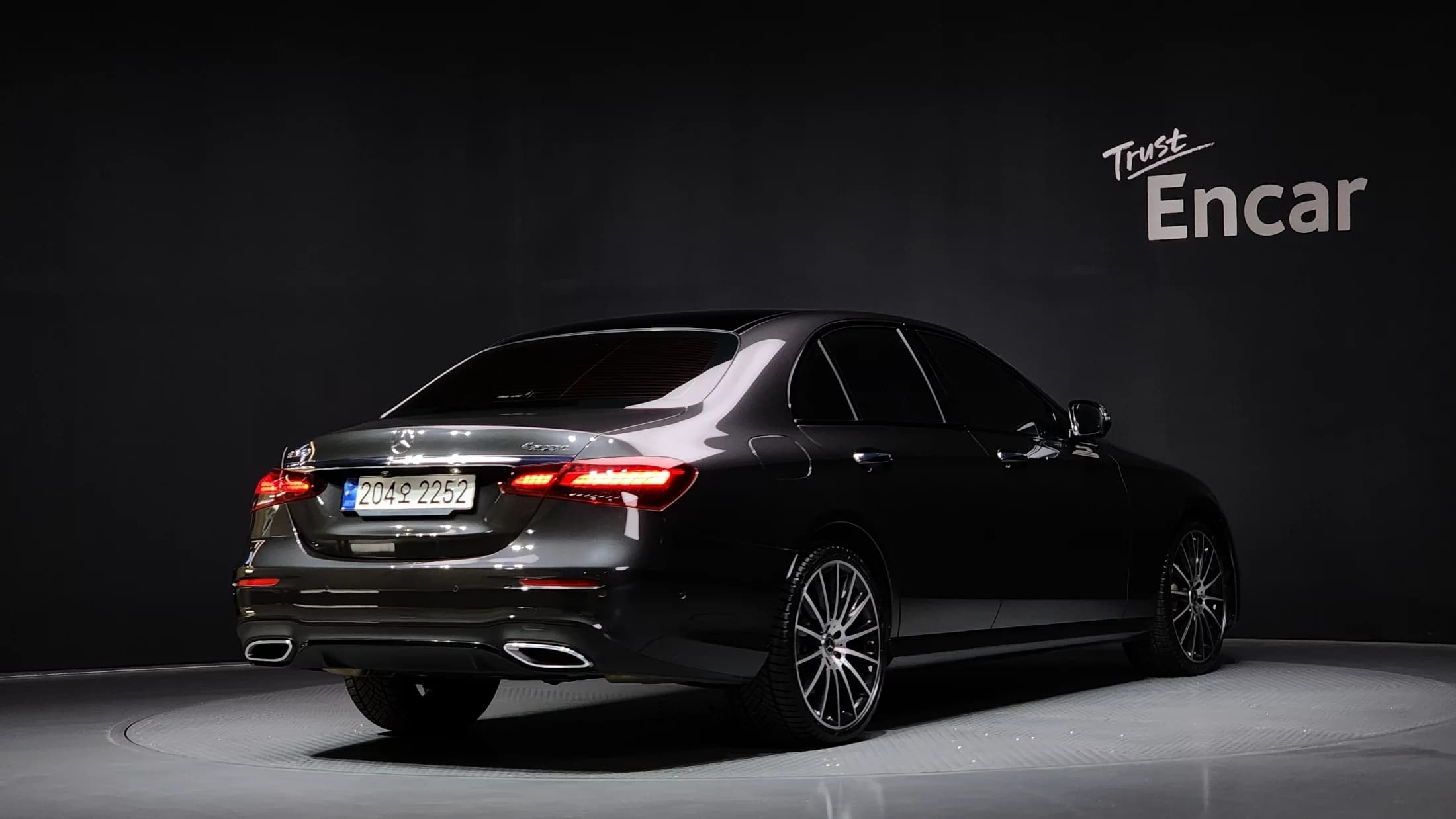 Mercedes-Benz E-Class E350 4MATIC AMG Line, 2022 г. 20361 км. — фото 2