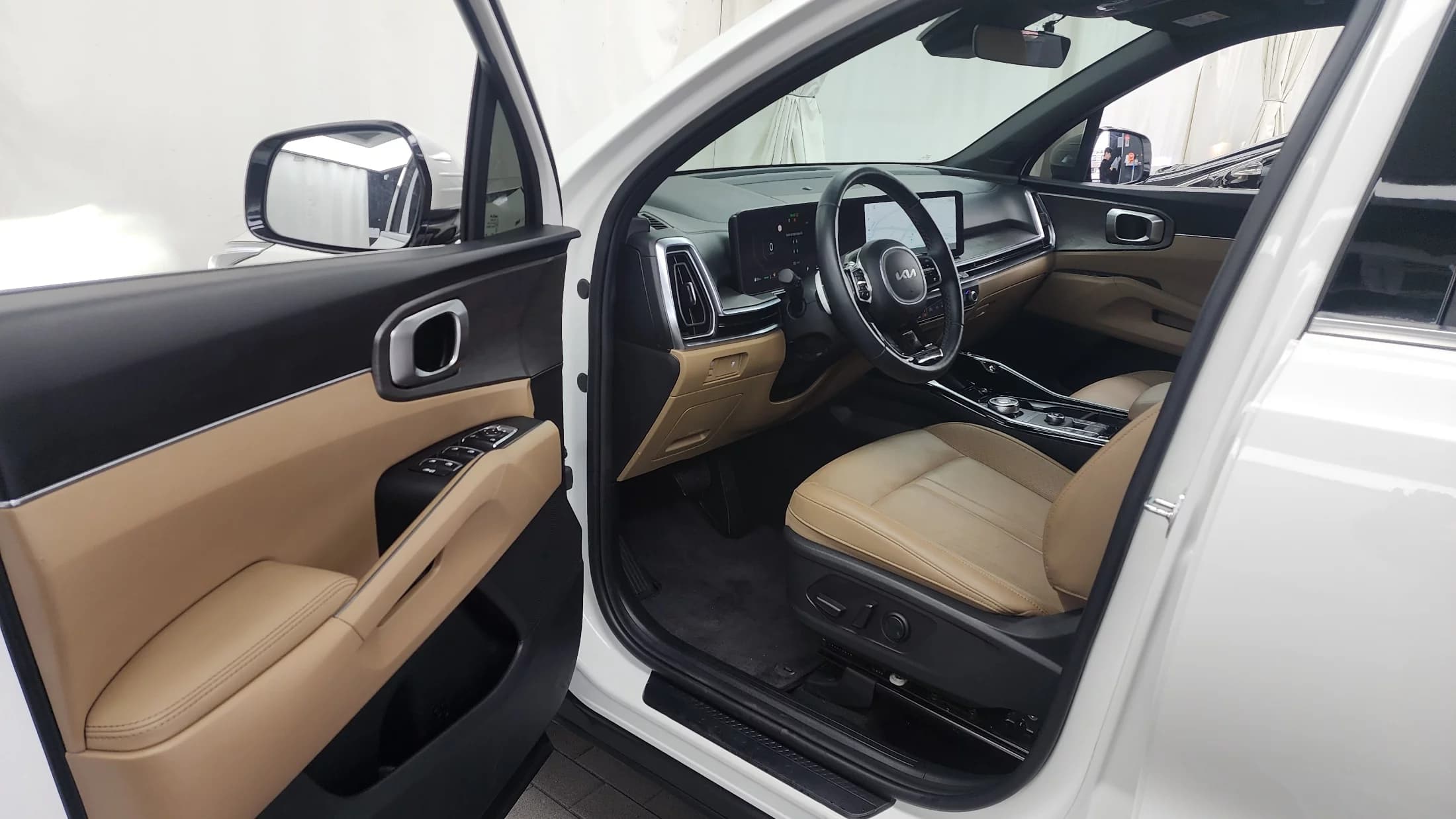Kia Sorento Gasoline 2.5T 2WD Prestige, 2024 г. 15522 км. — фото 10