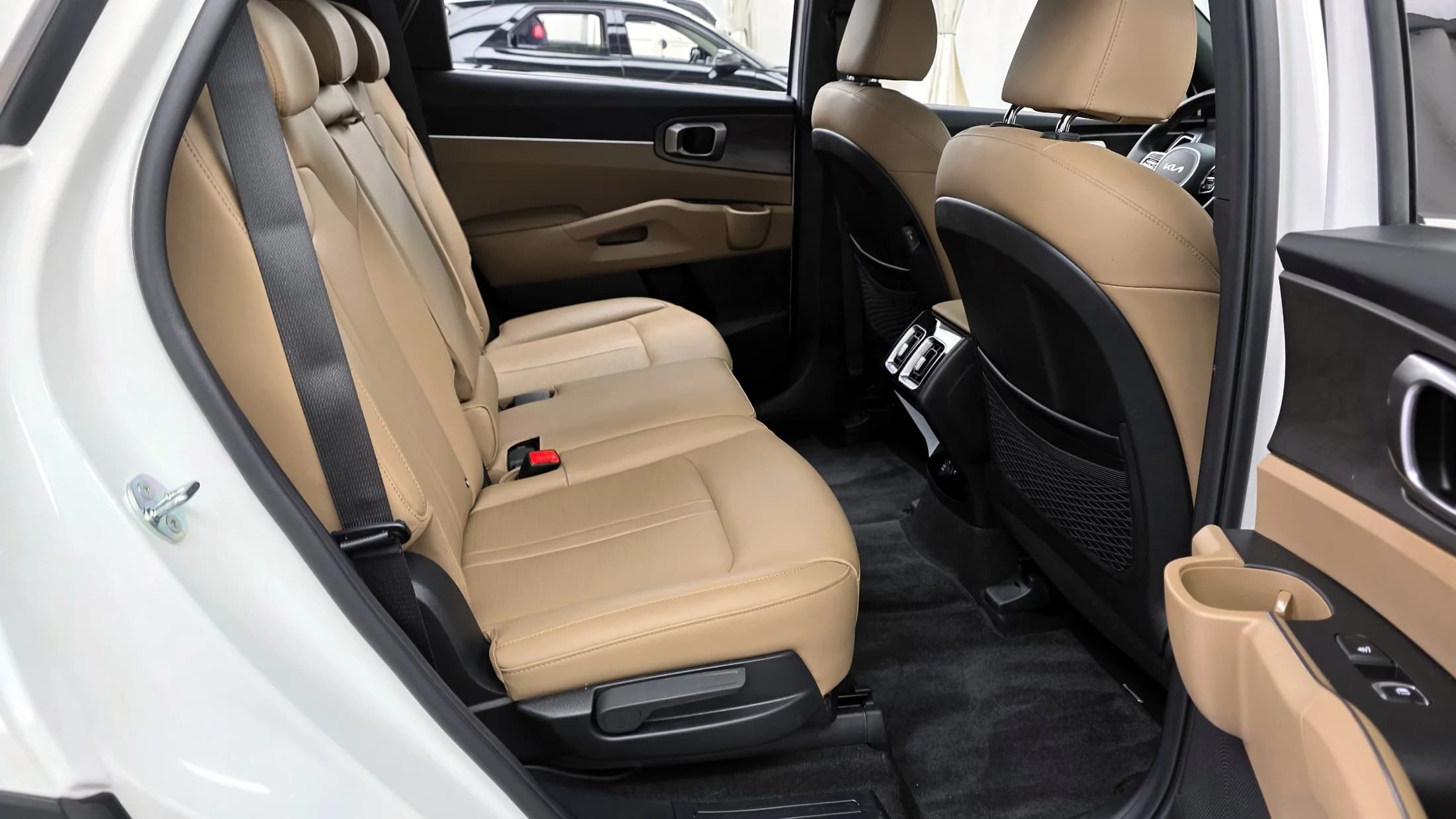 Kia Sorento Gasoline 2.5T 2WD Prestige, 2024 г. 14116 км. — фото 12