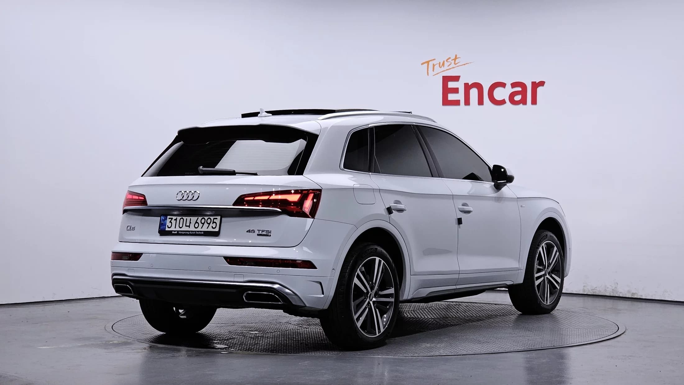 Audi Q5 45 TFSI Quattro Premium, 2021 г. 58639 км. — фото 2