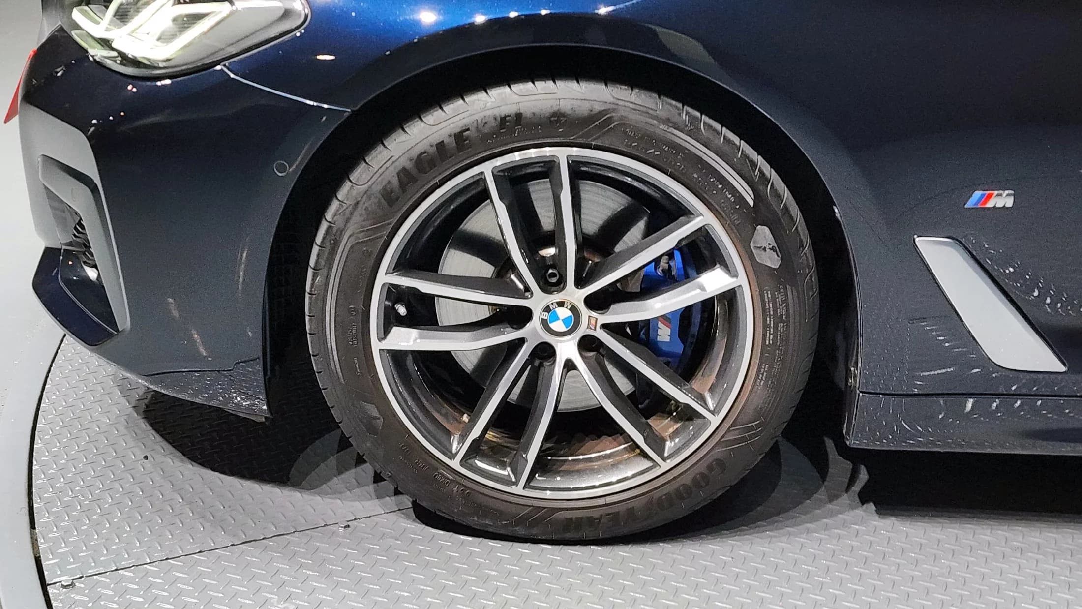 BMW 5-Series 520i M Sport, 2023 г. 14250 км. — фото 5