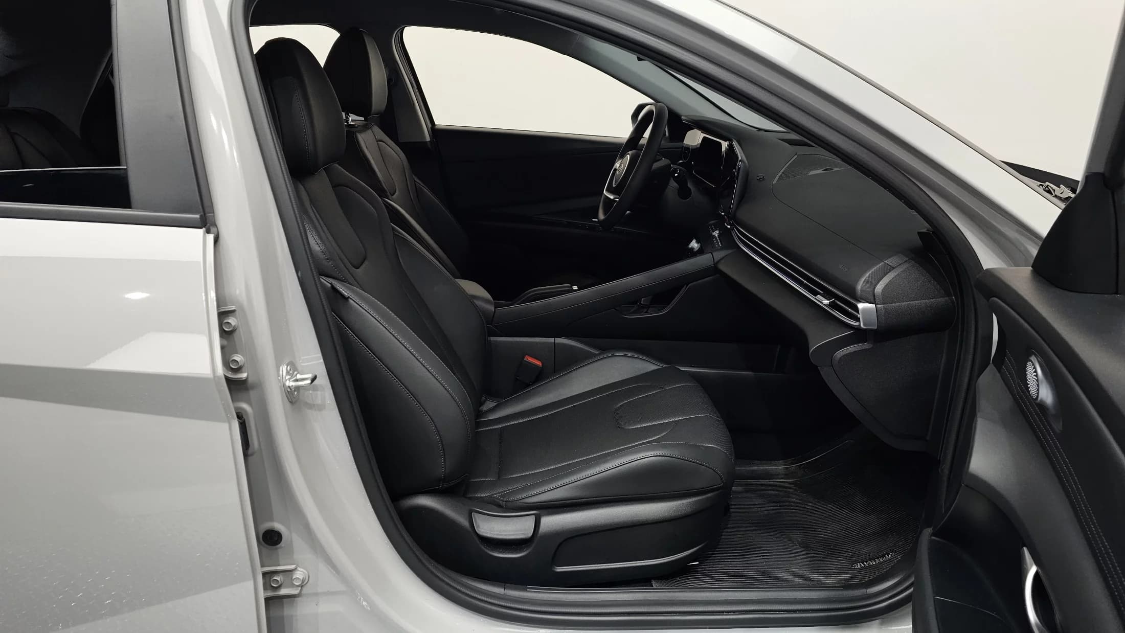 Hyundai AVANTE (Хендай Элантра) 1.6 LPi Smart, 2024 г. 5591 км. — фото 11