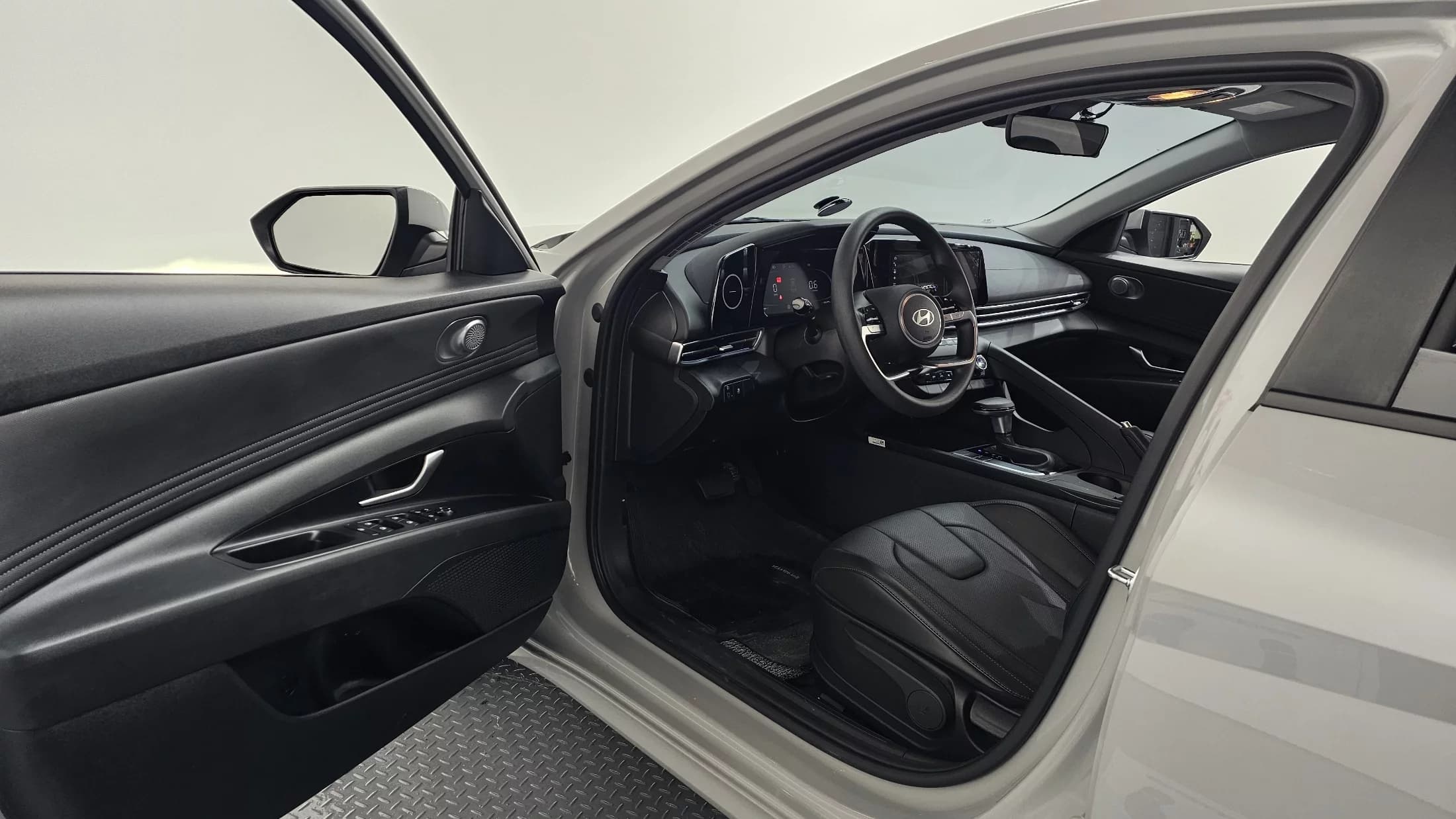 Hyundai AVANTE (Хендай Элантра) 1.6 LPi Smart, 2024 г. 5591 км. — фото 10