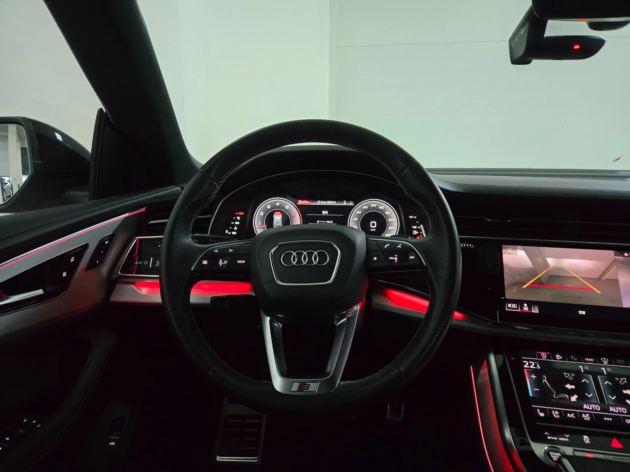 Audi Q8 55 TFSI Quattro Premium, 2022 г. 37399 км. — фото 15