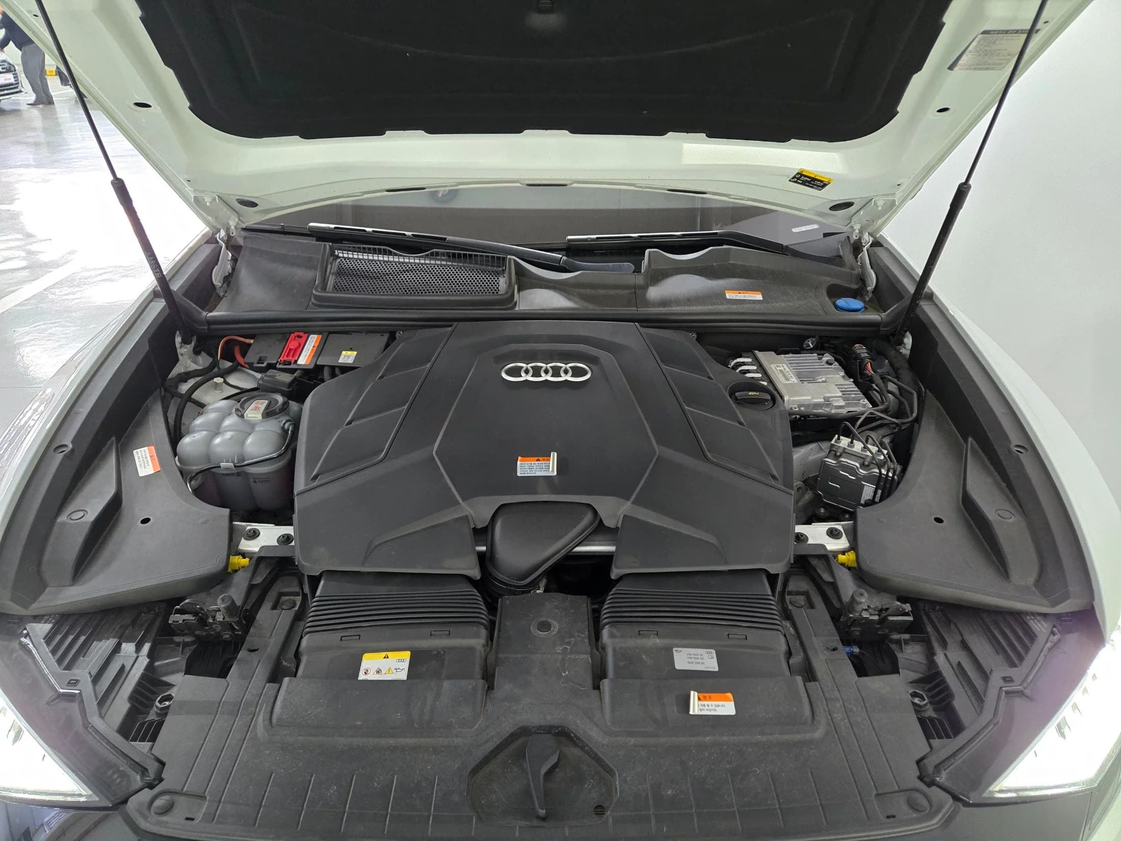 Audi Q8 55 TFSI Quattro Premium, 2022 г. 37399 км. — фото 6