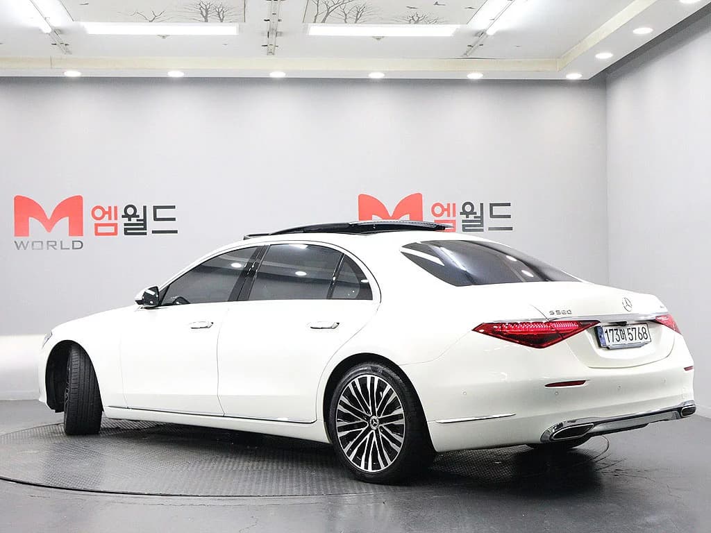 Mercedes-Benz S-Class S580L 4MATIC, 2021 г. 44524 км. — фото 4
