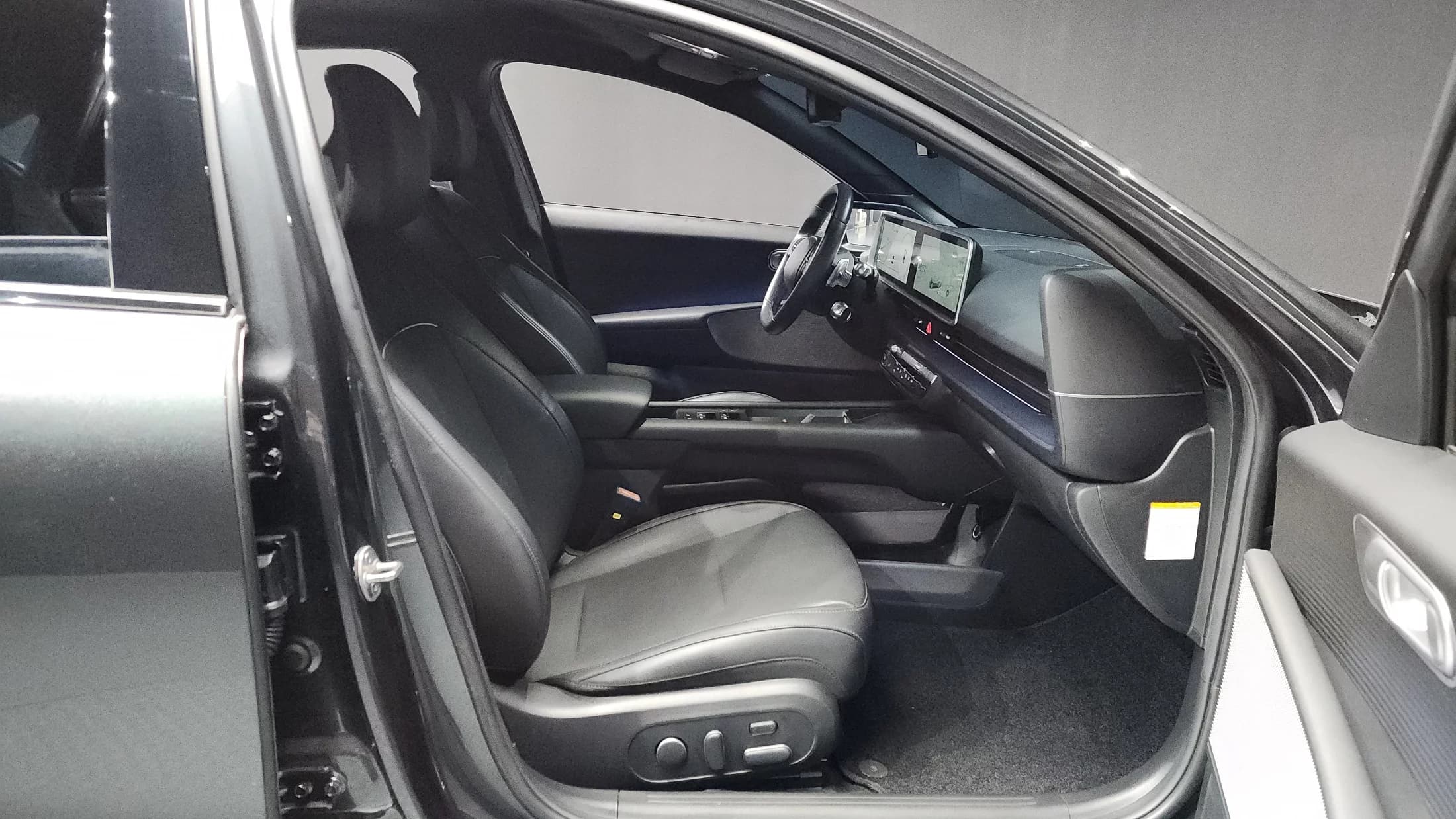 Hyundai Ioniq 6 Long Range Prestige, электромобиль, 2023 г. 23821 км. — фото 11