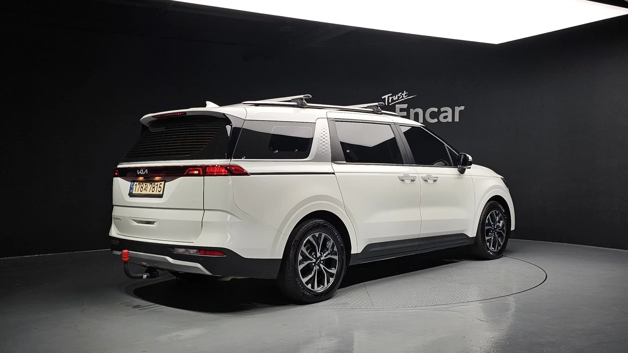 Kia Carnival 9-Seater Prestige, 2022 г. 63179 км. — фото 2