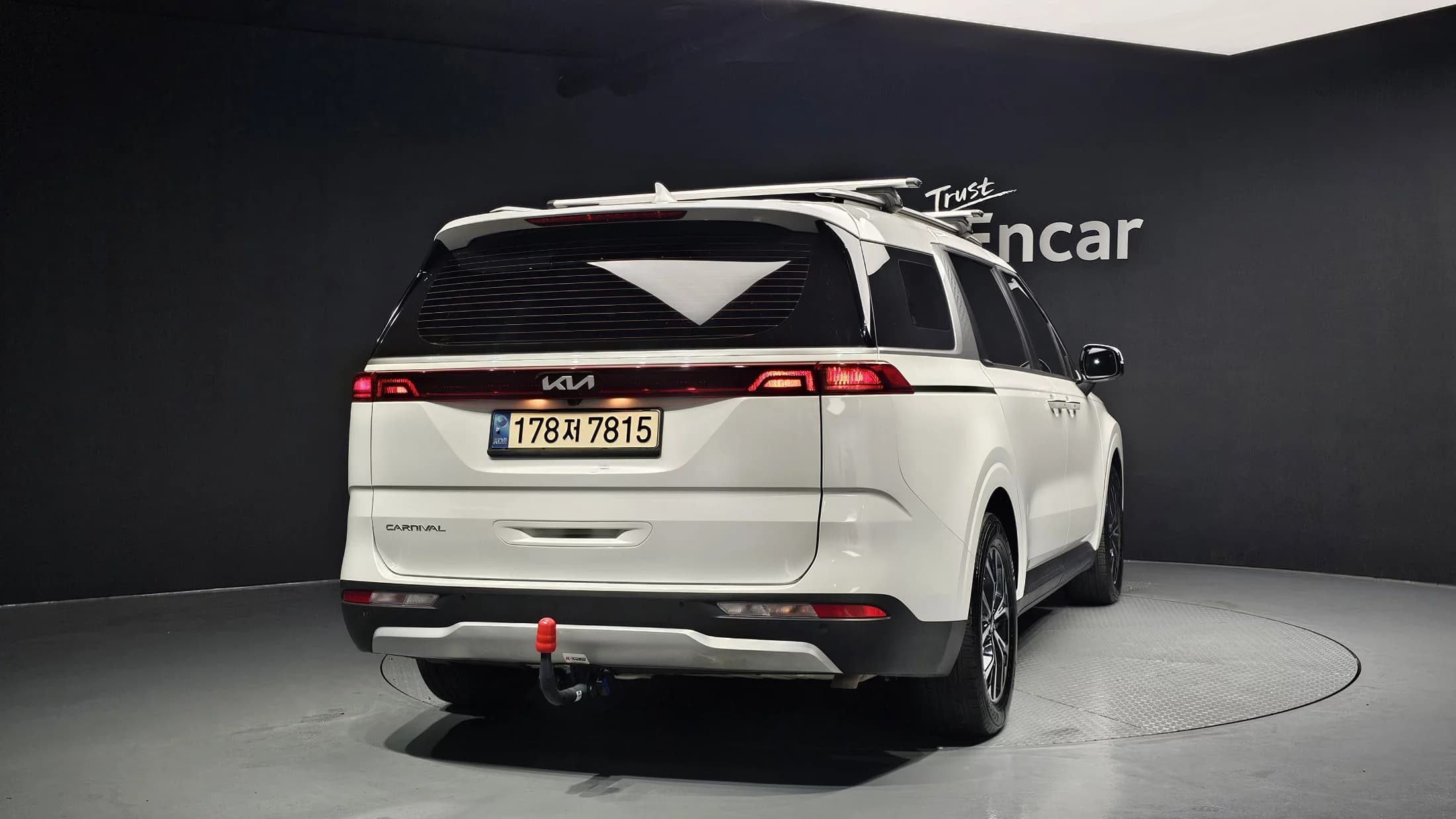 Kia Carnival 9-Seater Prestige, 2022 г. 63179 км. — фото 4