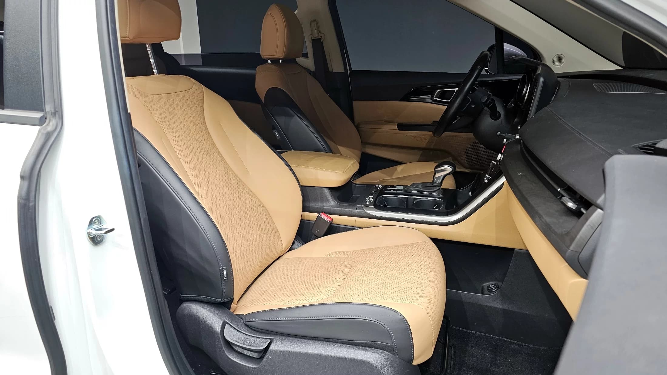 Kia Carnival 9-Seater Prestige, 2022 г. 63179 км. — фото 10