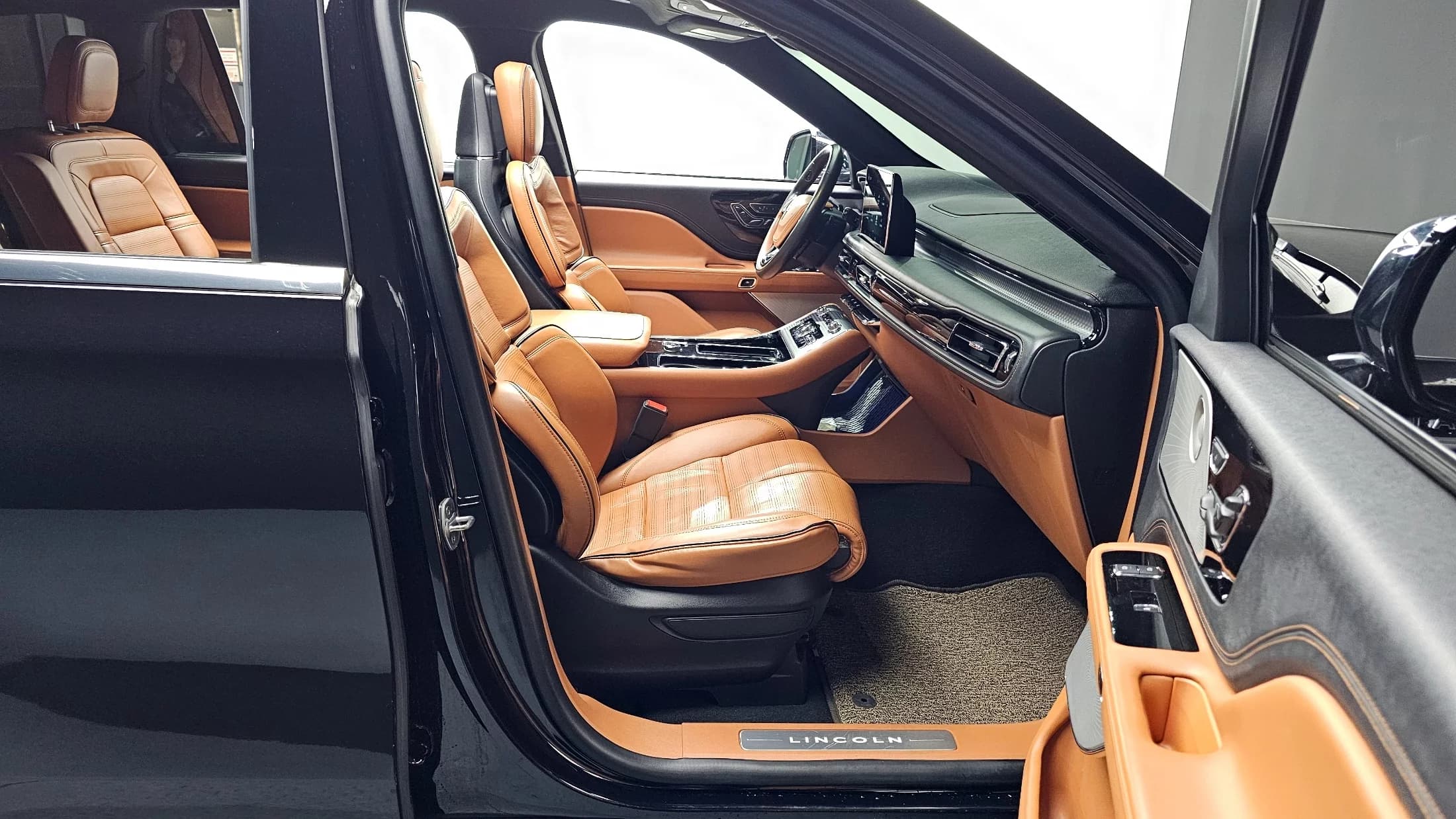 Lincoln AVIATOR 3.0 Black Label AWD, 2021 г. 128329 км. — фото 11