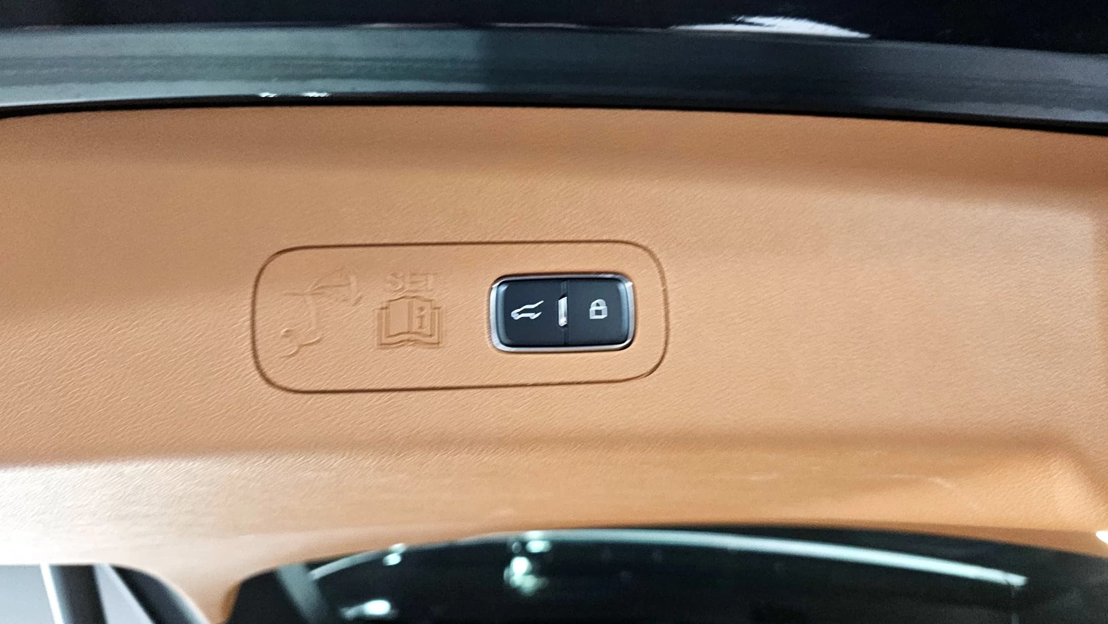 Lincoln AVIATOR 3.0 Black Label AWD, 2021 г. 128329 км. — фото 20