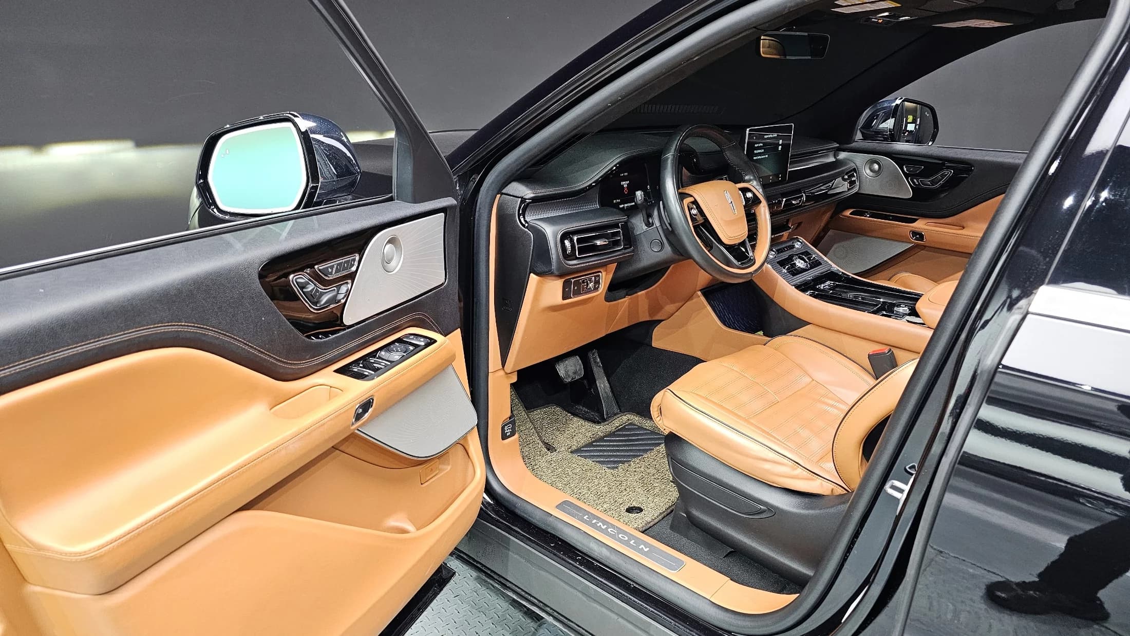Lincoln AVIATOR 3.0 Black Label AWD, 2021 г. 128329 км. — фото 10