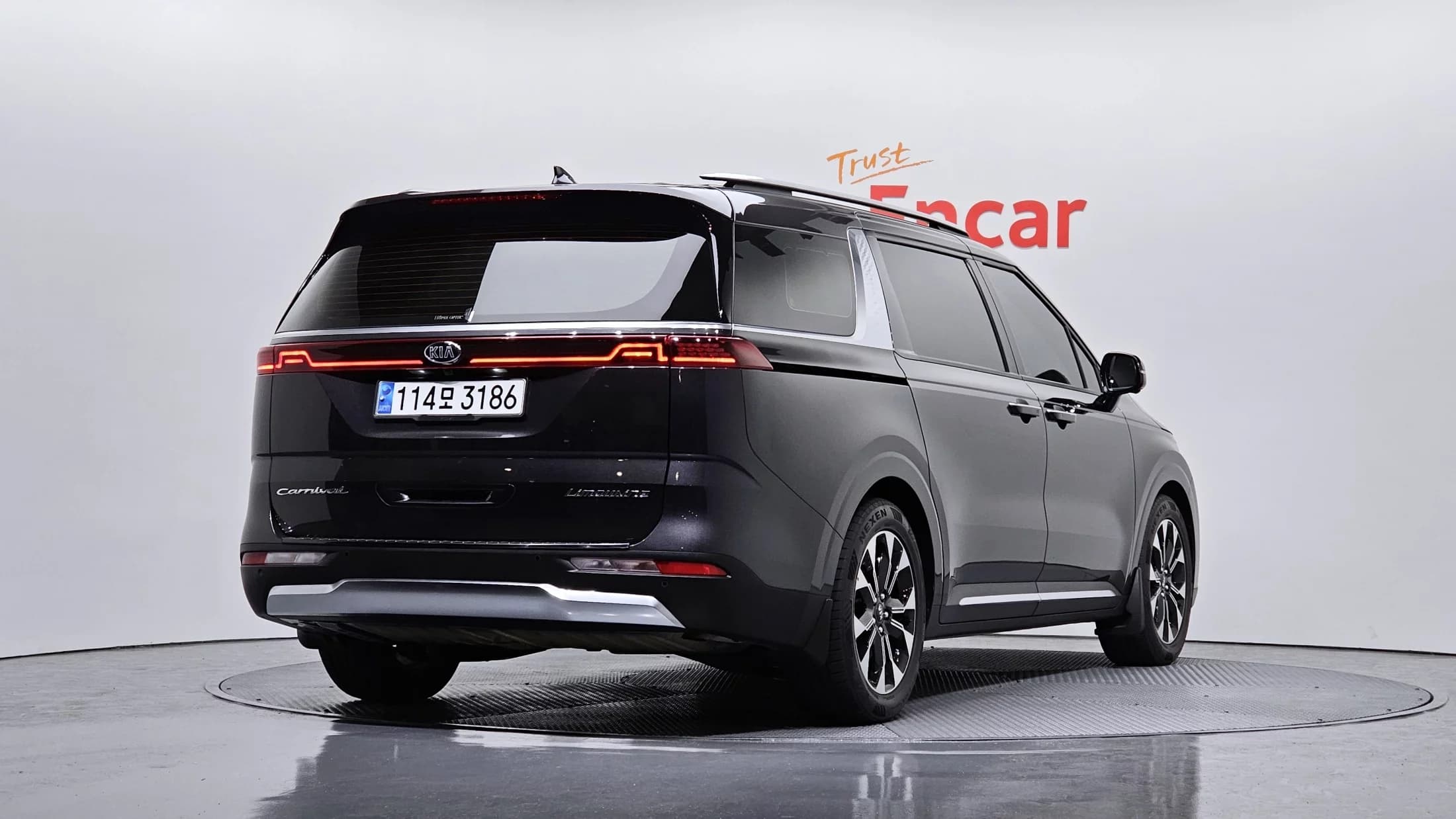 Kia Carnival 7-Seater Signature, 2021 г. 71954 км. — фото 2