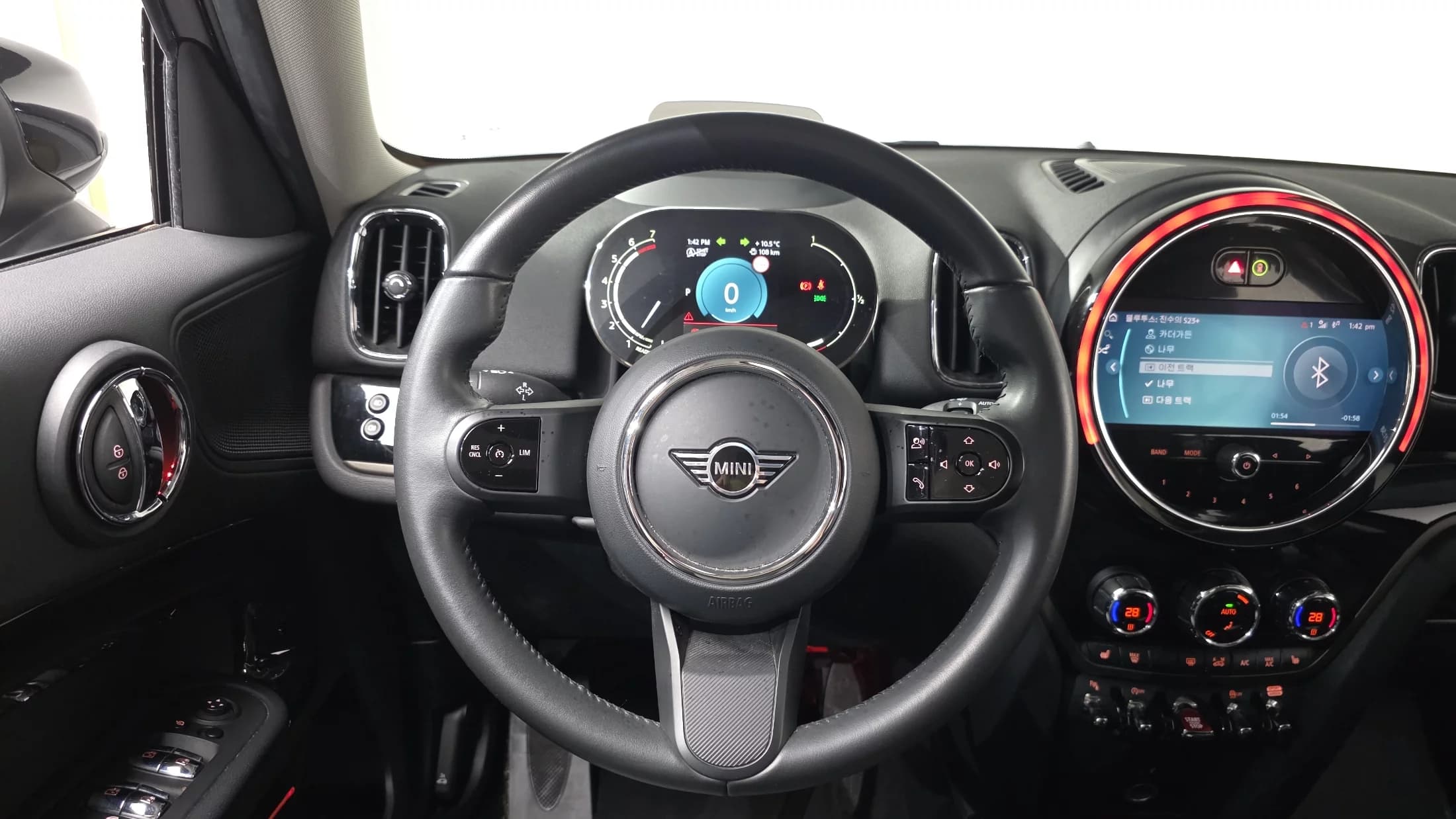 MINI Countryman Classic 2nd, 2022 г. 33487 км. — фото 12