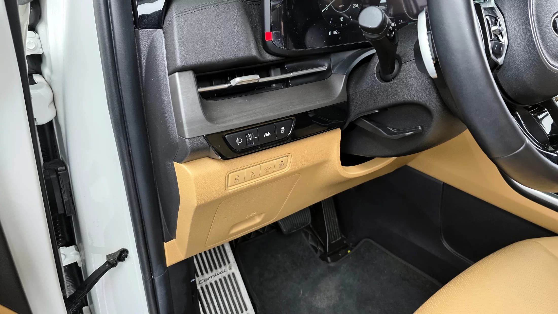 Kia Carnival 9-Seater Signature, 2021 г. 50272 км. — фото 17
