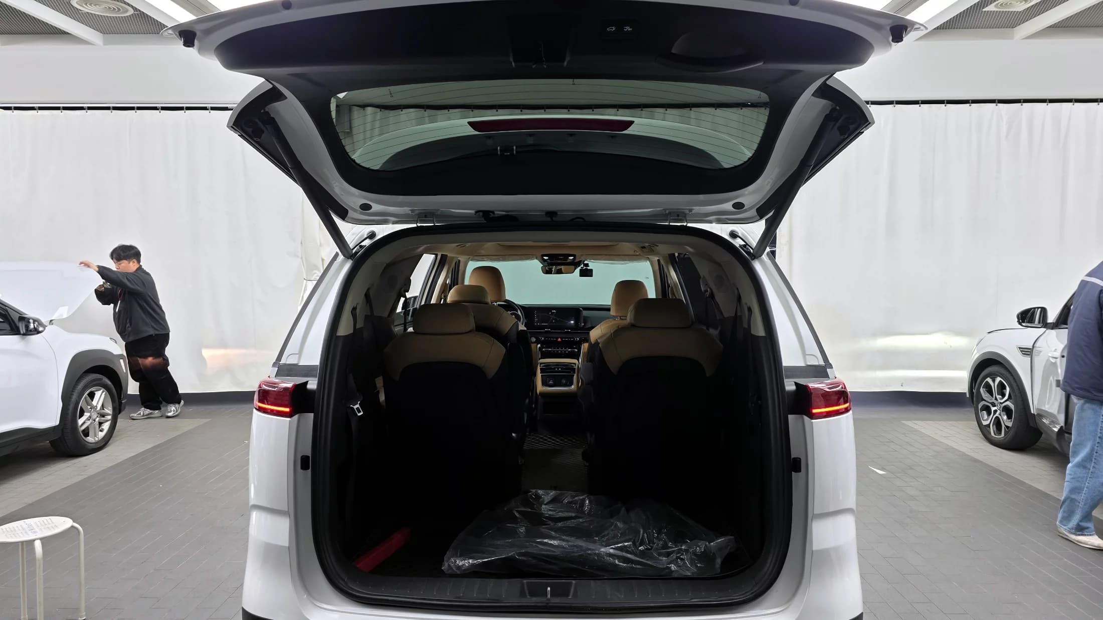 Kia Carnival 9-Seater Signature, 2021 г. 50272 км. — фото 20