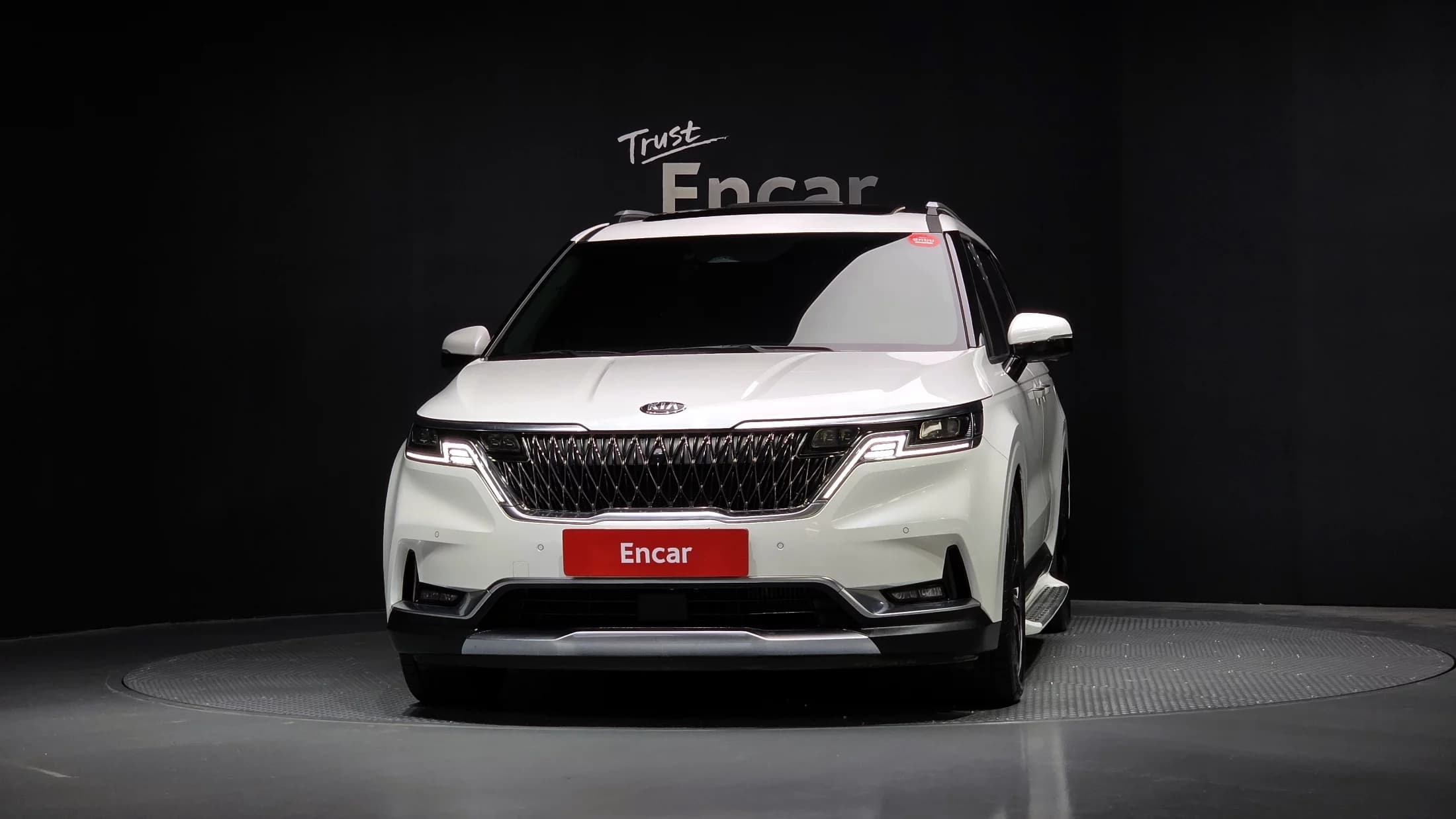 Kia Carnival 9-Seater Signature, 2021 г. 50272 км. — фото 3