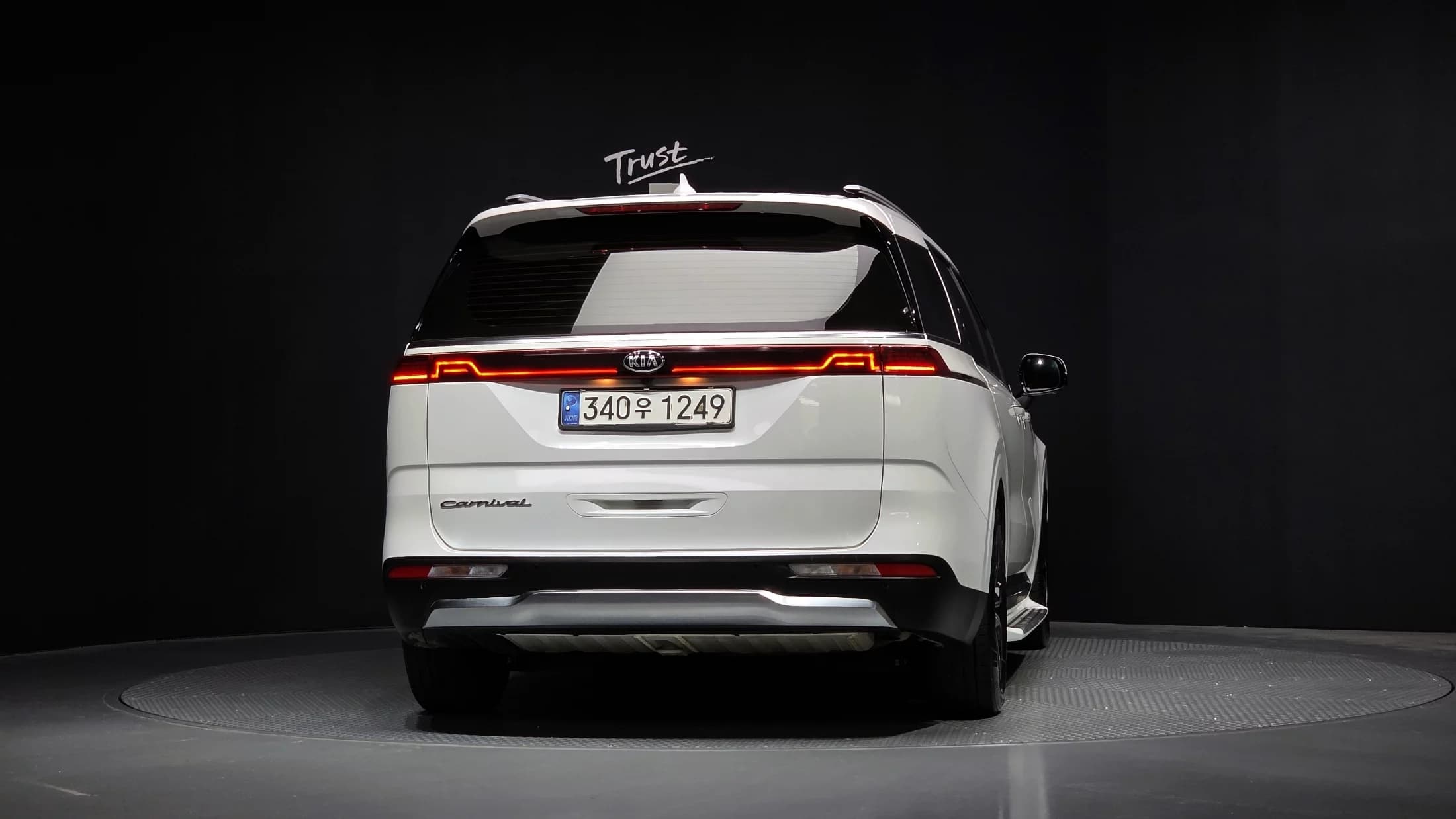 Kia Carnival 9-Seater Signature, 2021 г. 50272 км. — фото 4