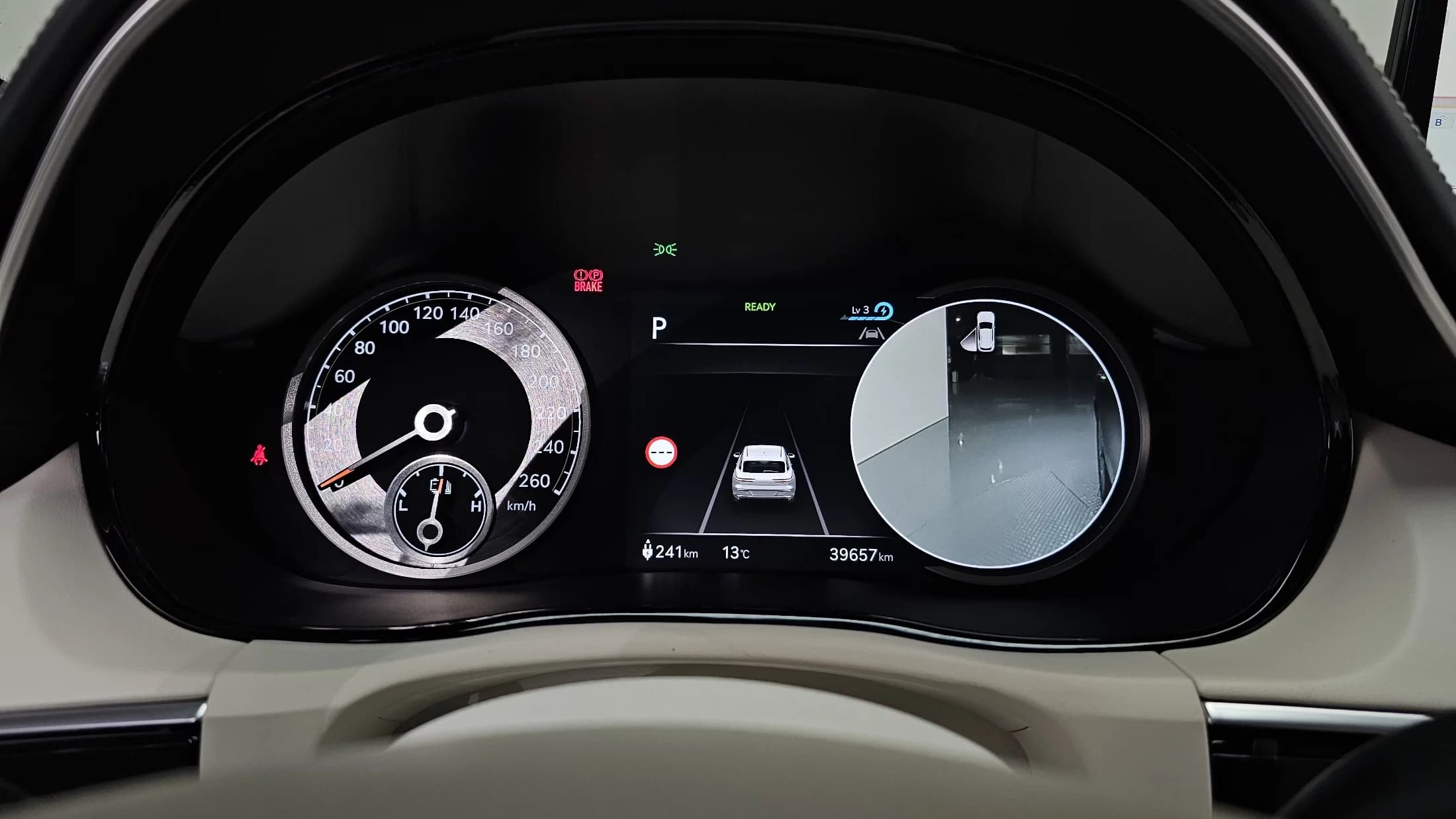 Genesis GV70 e-AWD, электромобиль, 2022 г. 39710 км. — фото 8