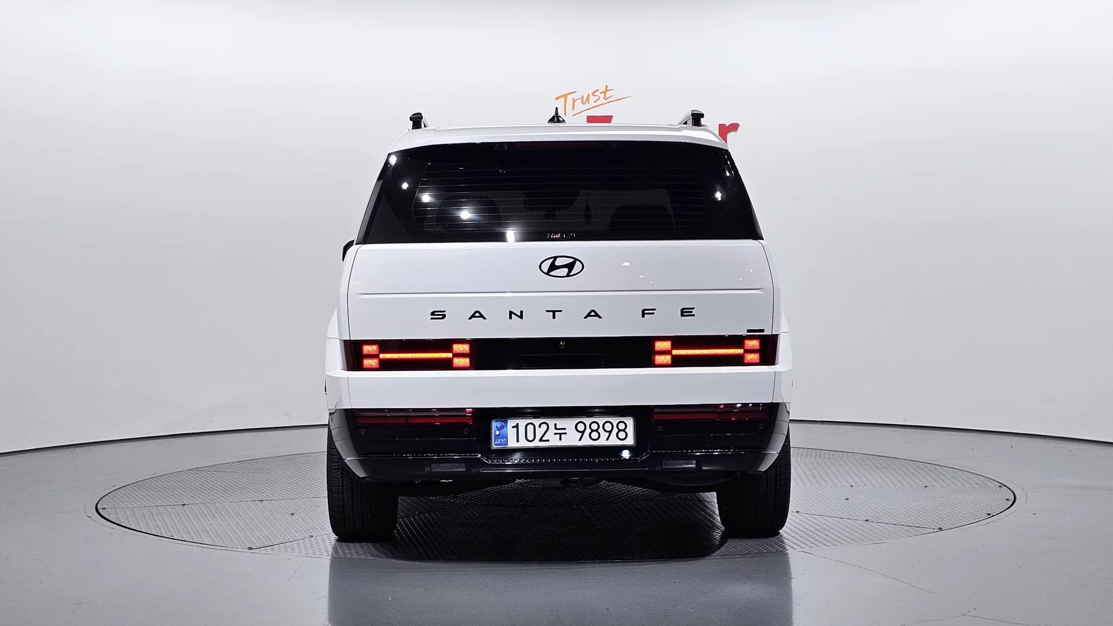 Hyundai Santa Fe HEV 1.6 4WD Calligraphy, гибрид, 2023 г. 48131 км. — фото 4