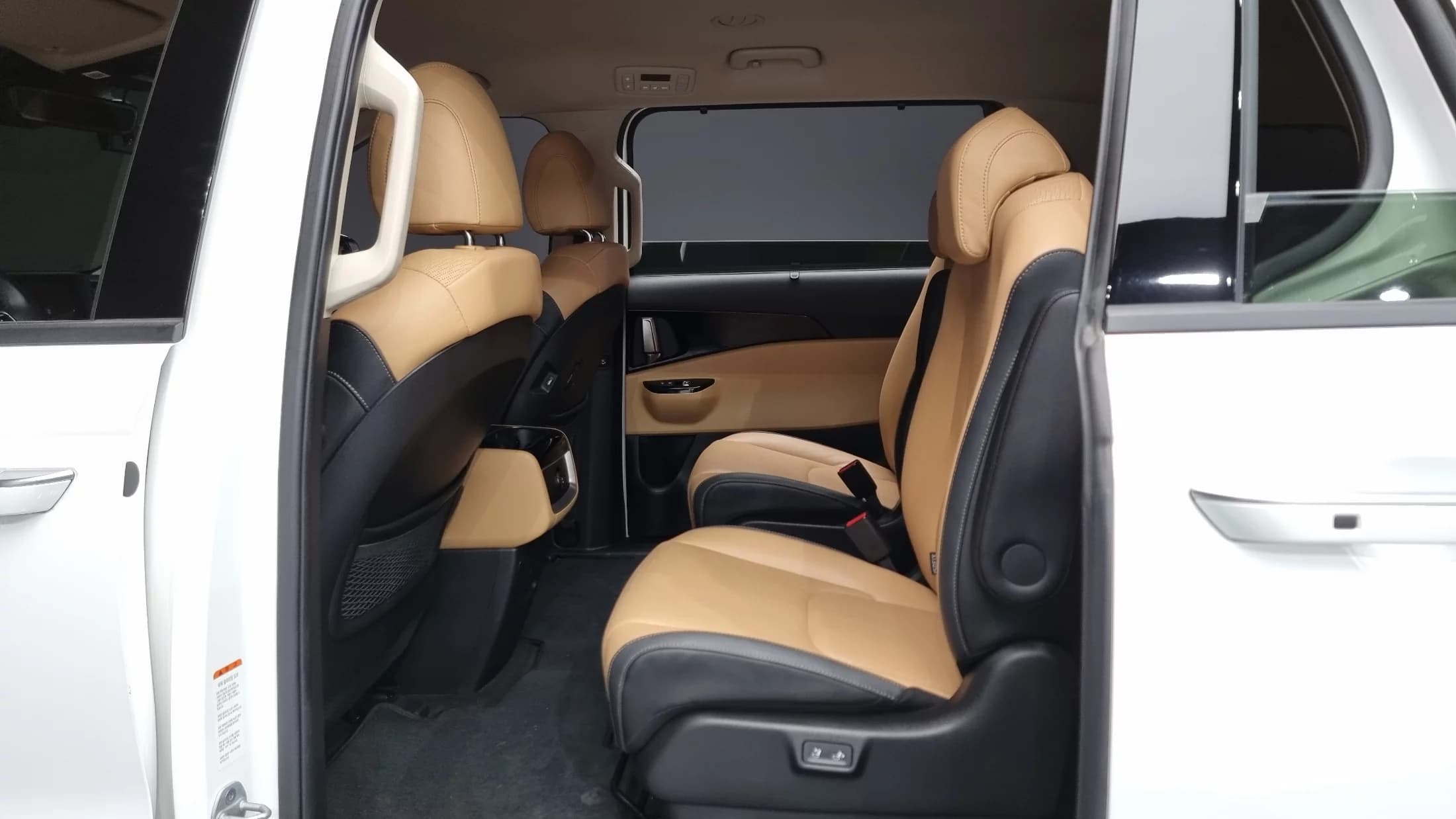 Kia Carnival 9-Seater Noblesse, 2022 г. 50770 км. — фото 13