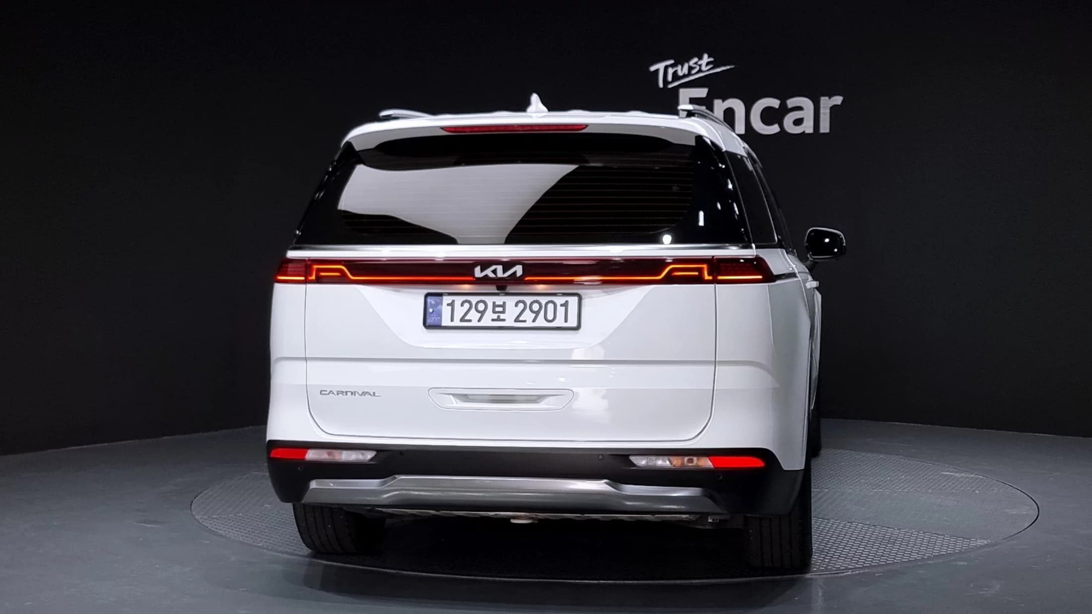 Kia Carnival 9-Seater Noblesse, 2022 г. 50770 км. — фото 4