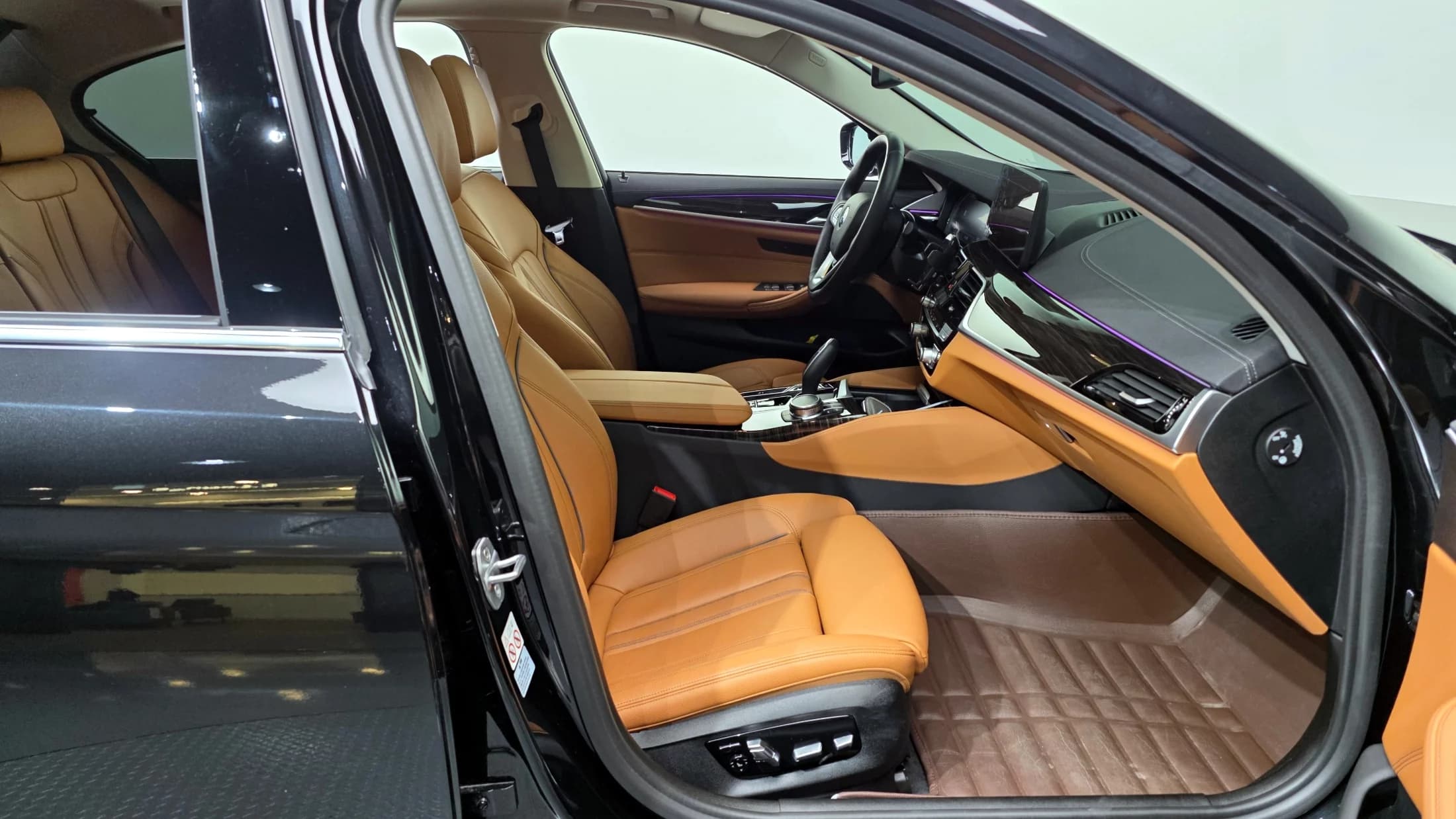 BMW 5-Series 520i Luxury, 2022 г. 20815 км. — фото 11